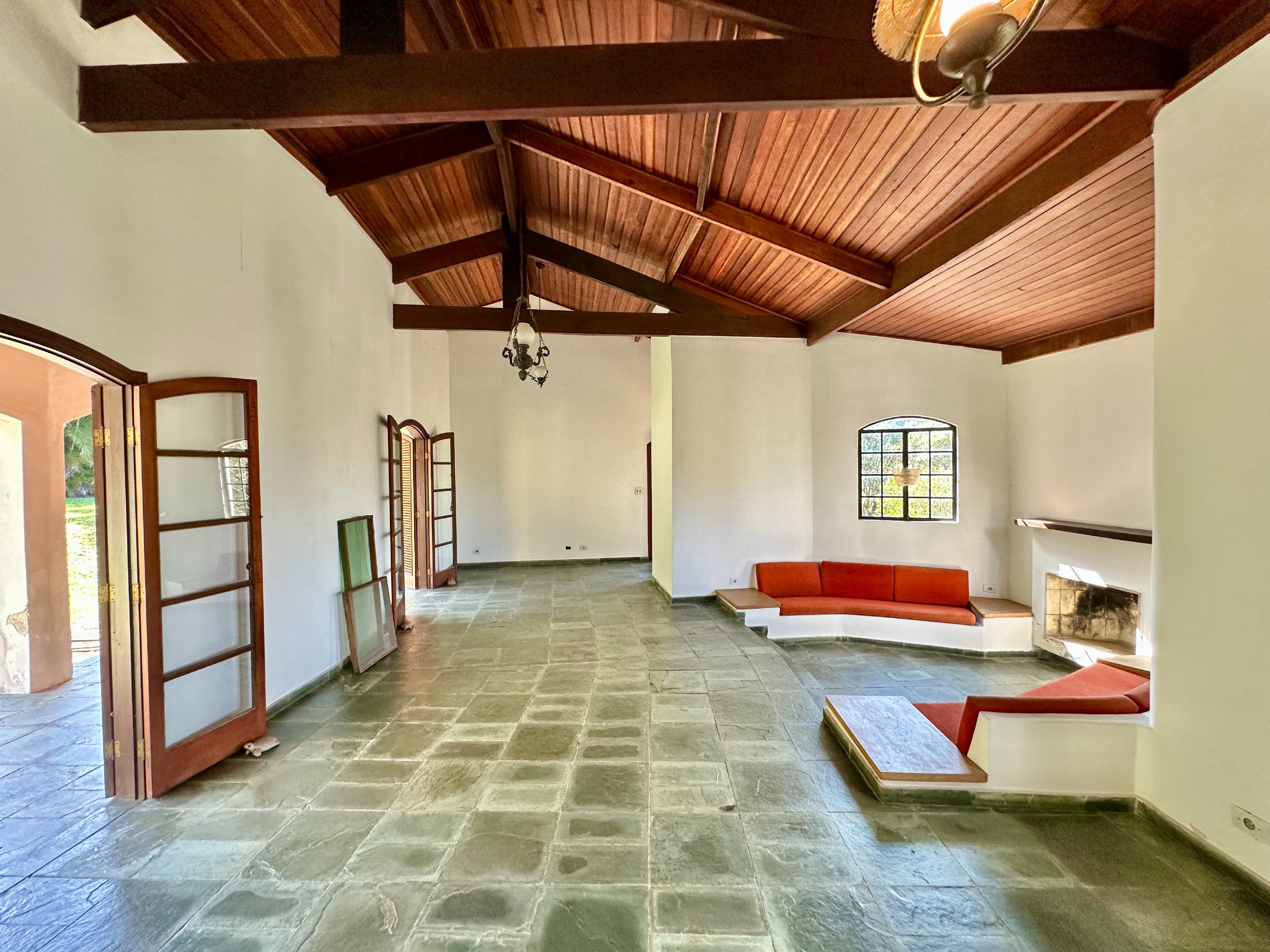 Casa com 4 dormitórios na Granja Viana / 322m², foto 19 de 52