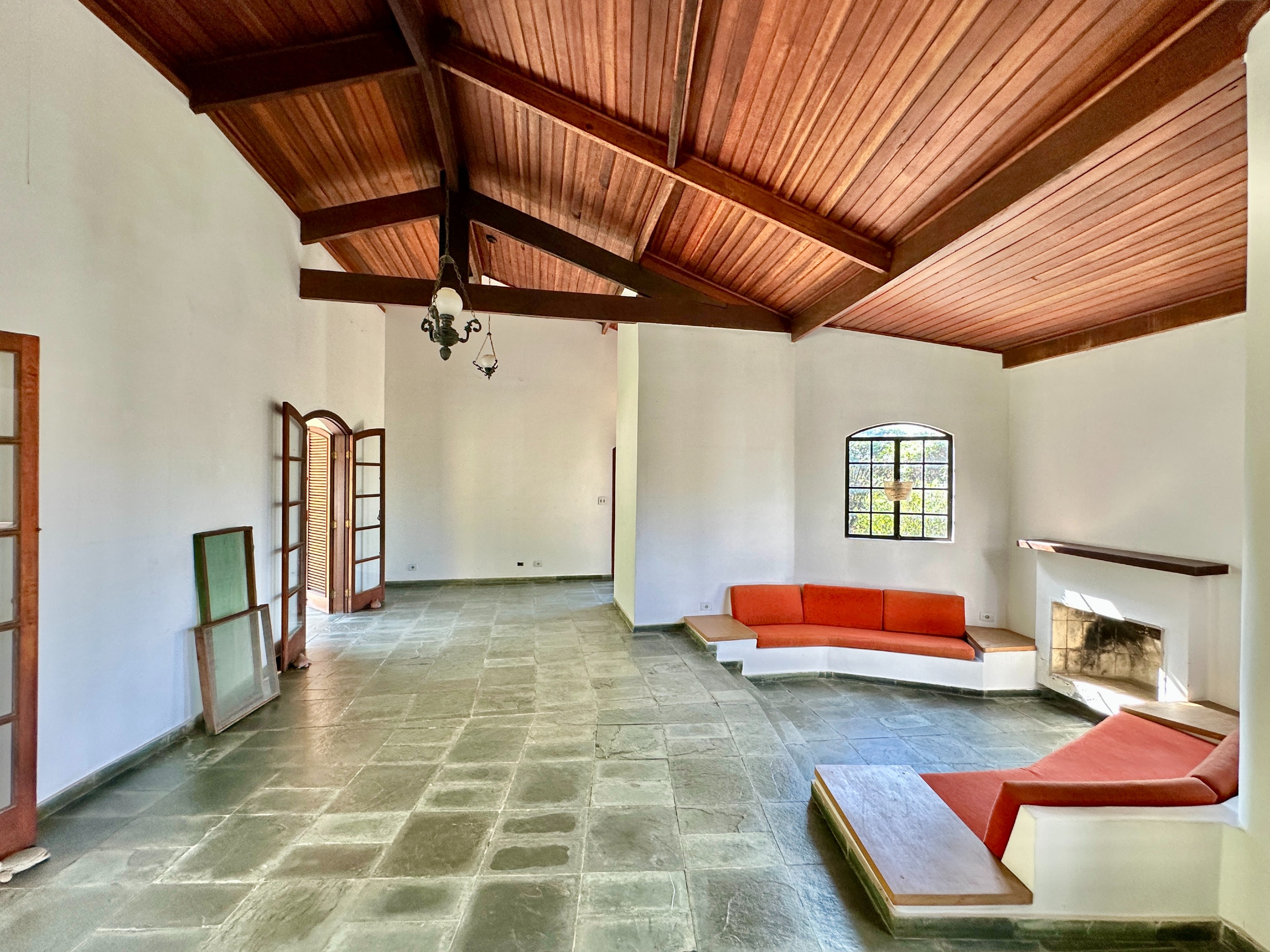 Casa com 4 dormitórios na Granja Viana / 322m², foto 29 de 52