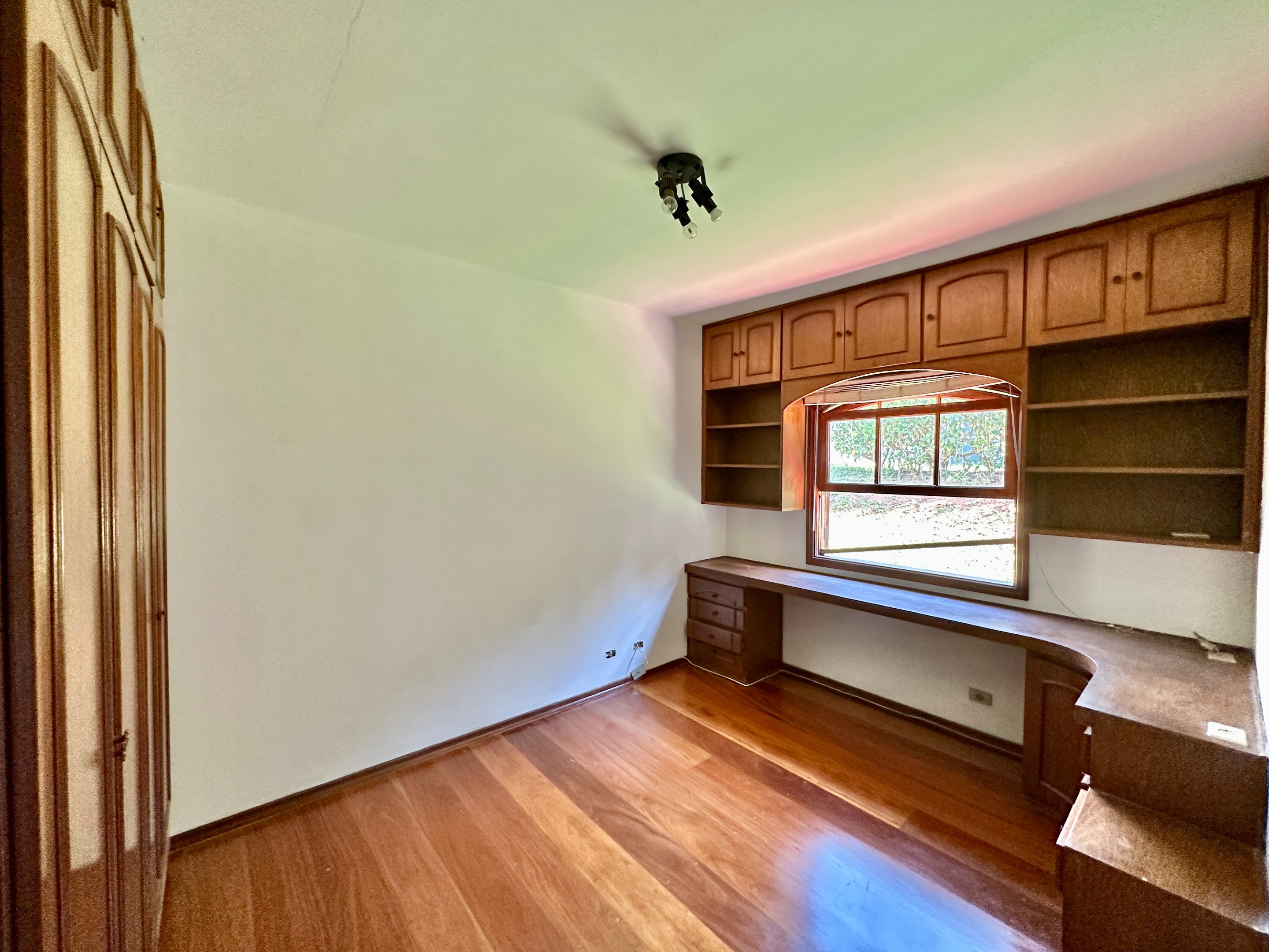 Casa com 4 dormitórios na Granja Viana / 322m², foto 31 de 52
