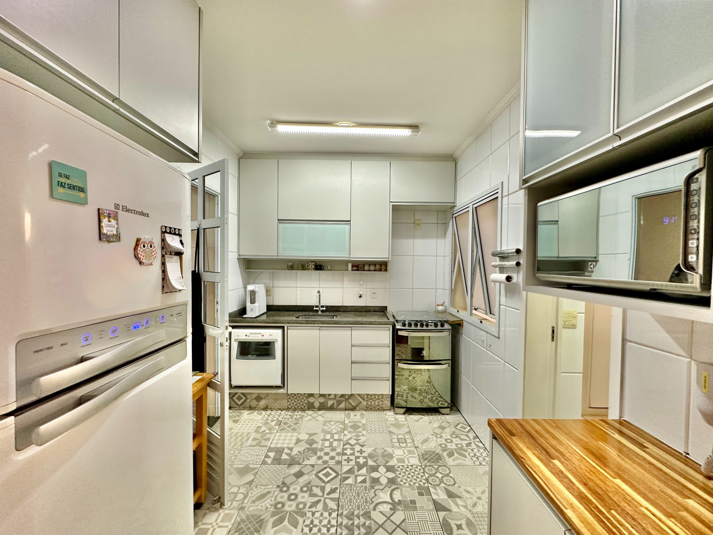 Casa Impecável na Granja Viana com 4 dormitórios / sendo 2 suítes, foto 6 de 51