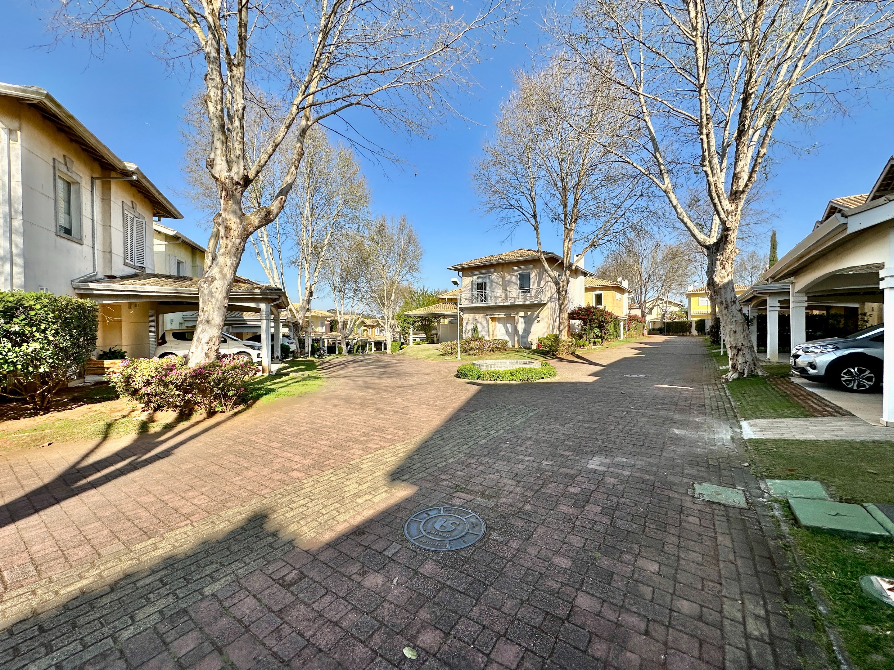 Casa Impecável na Granja Viana com 4 dormitórios / sendo 2 suítes, foto 21 de 51