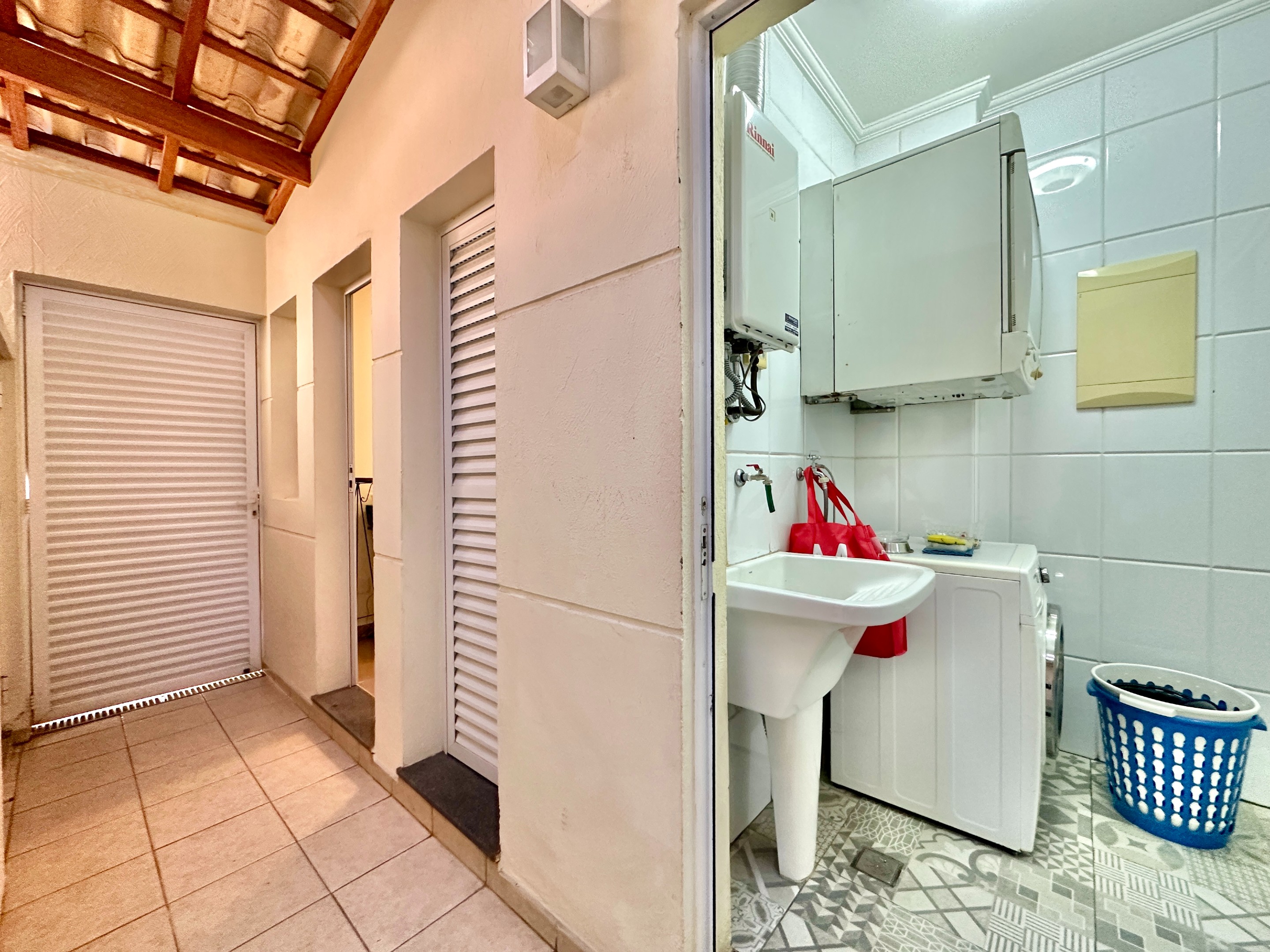 Casa Impecável na Granja Viana com 4 dormitórios / sendo 2 suítes, foto 29 de 51
