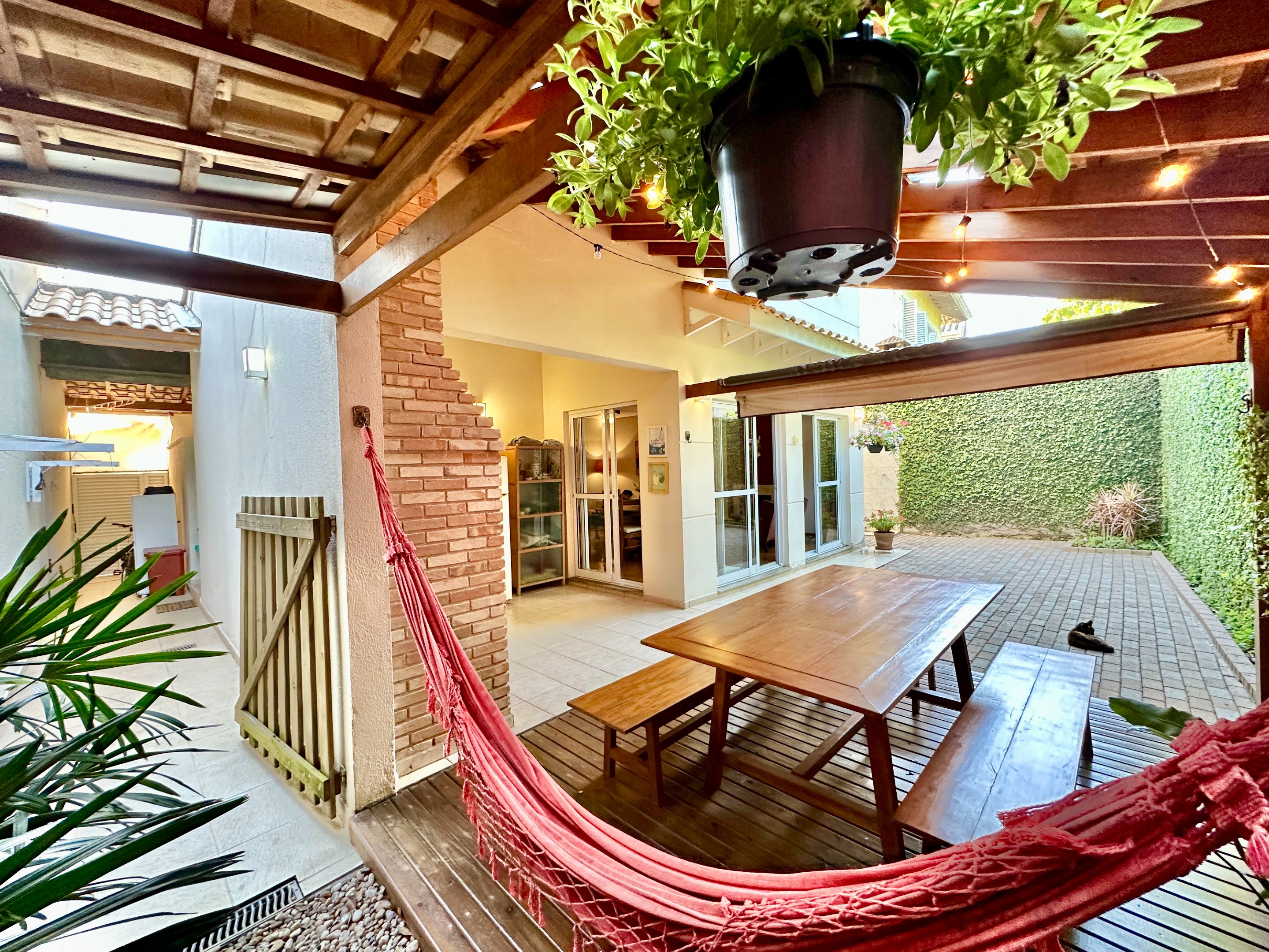 Casa Impecável na Granja Viana com 4 dormitórios / sendo 2 suítes, foto 37 de 51