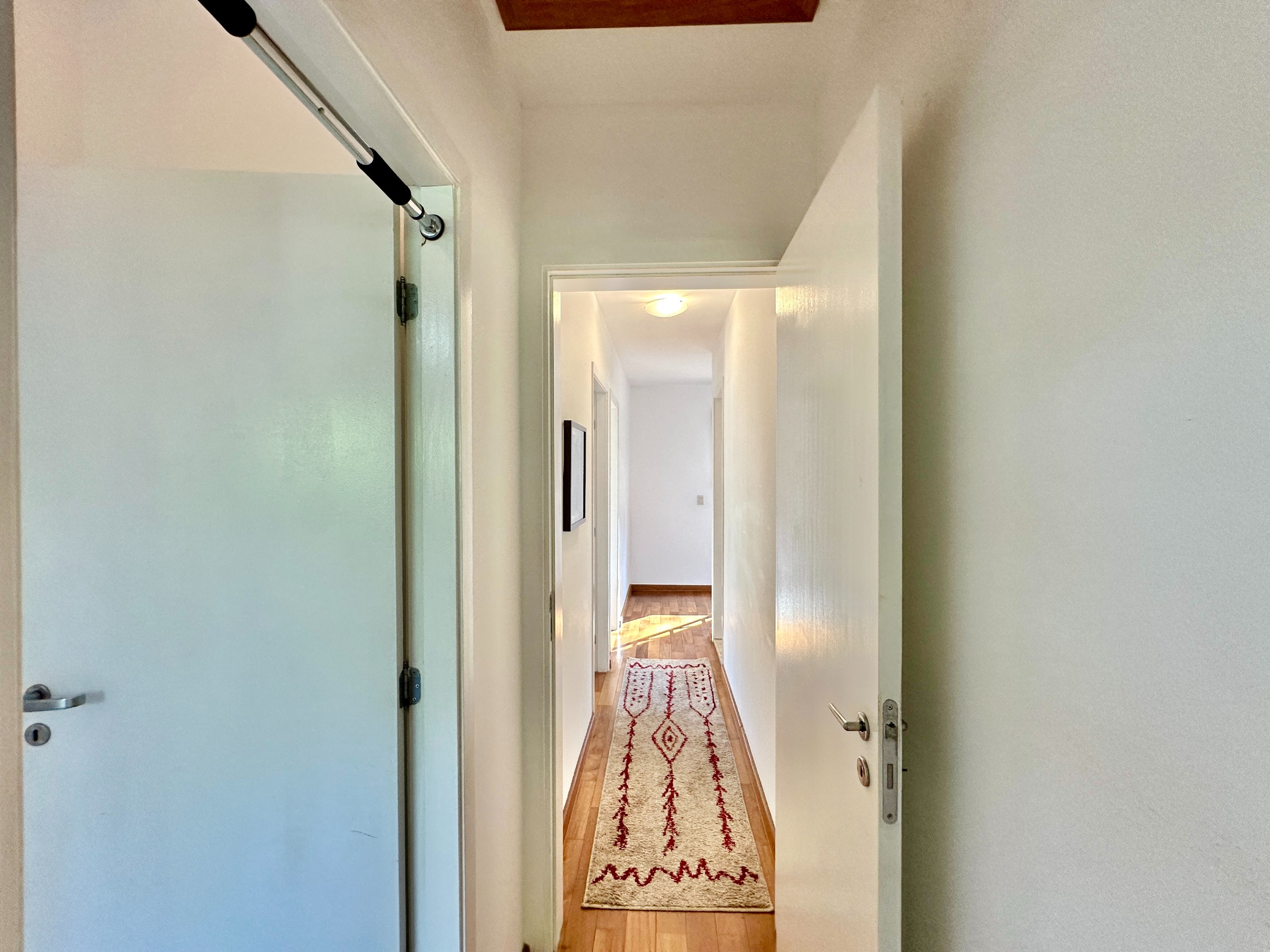 Casa Impecável na Granja Viana com 4 dormitórios / sendo 2 suítes, foto 42 de 51