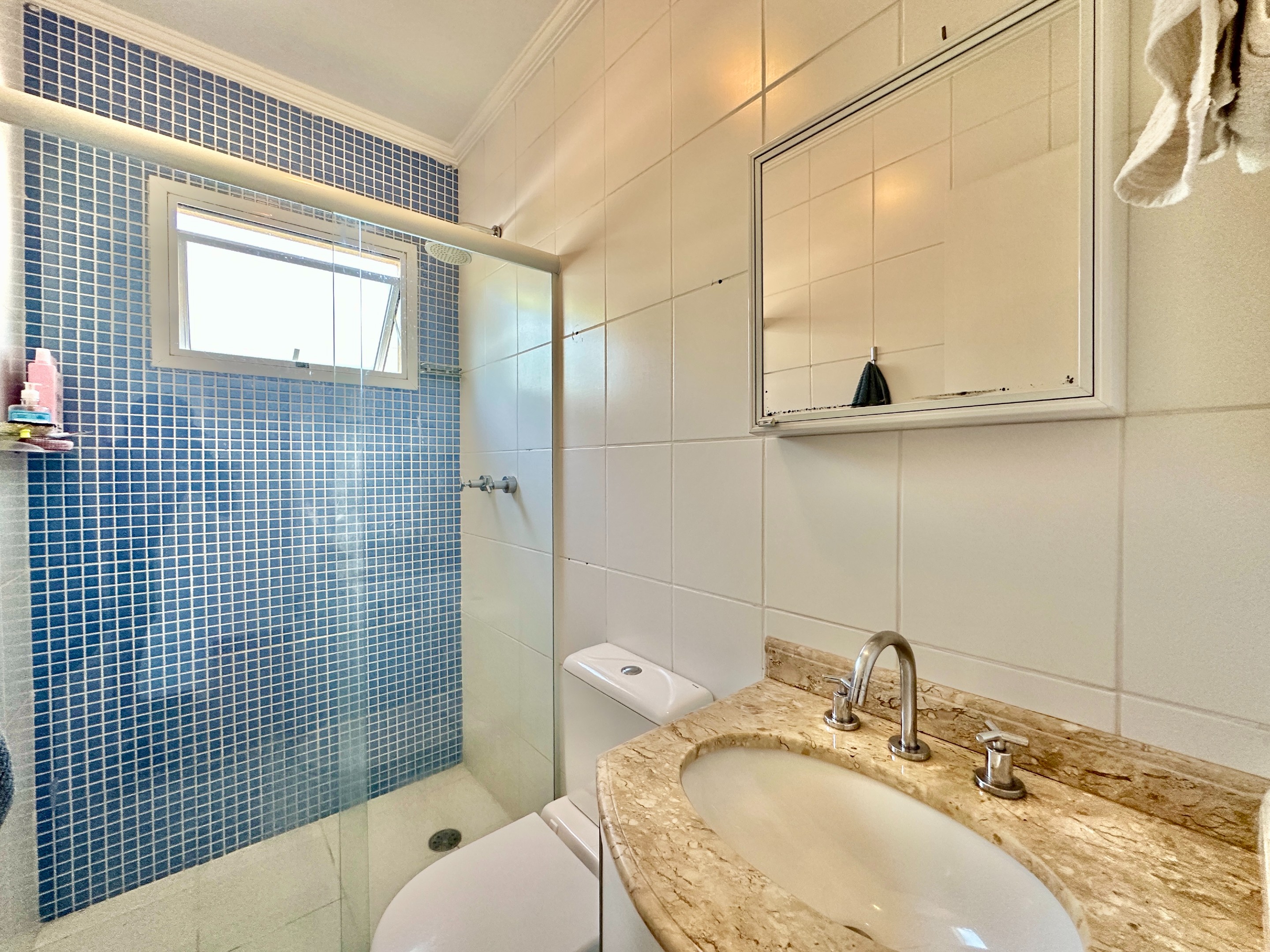 Casa Impecável na Granja Viana com 4 dormitórios / sendo 2 suítes, foto 48 de 51