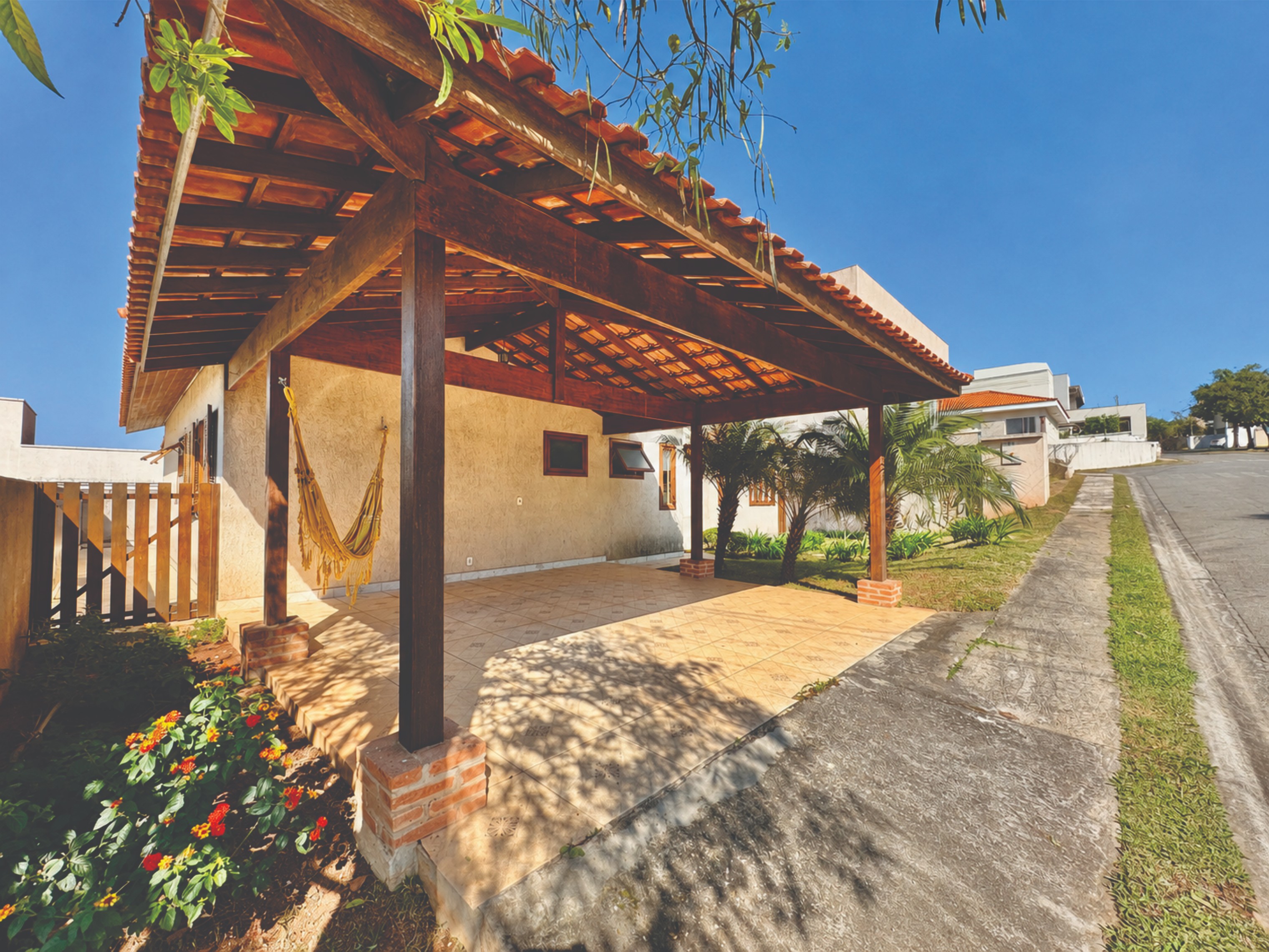 Casa Térrea Impecável com 3 dormitórios / 1 suíte, foto 4 de 47