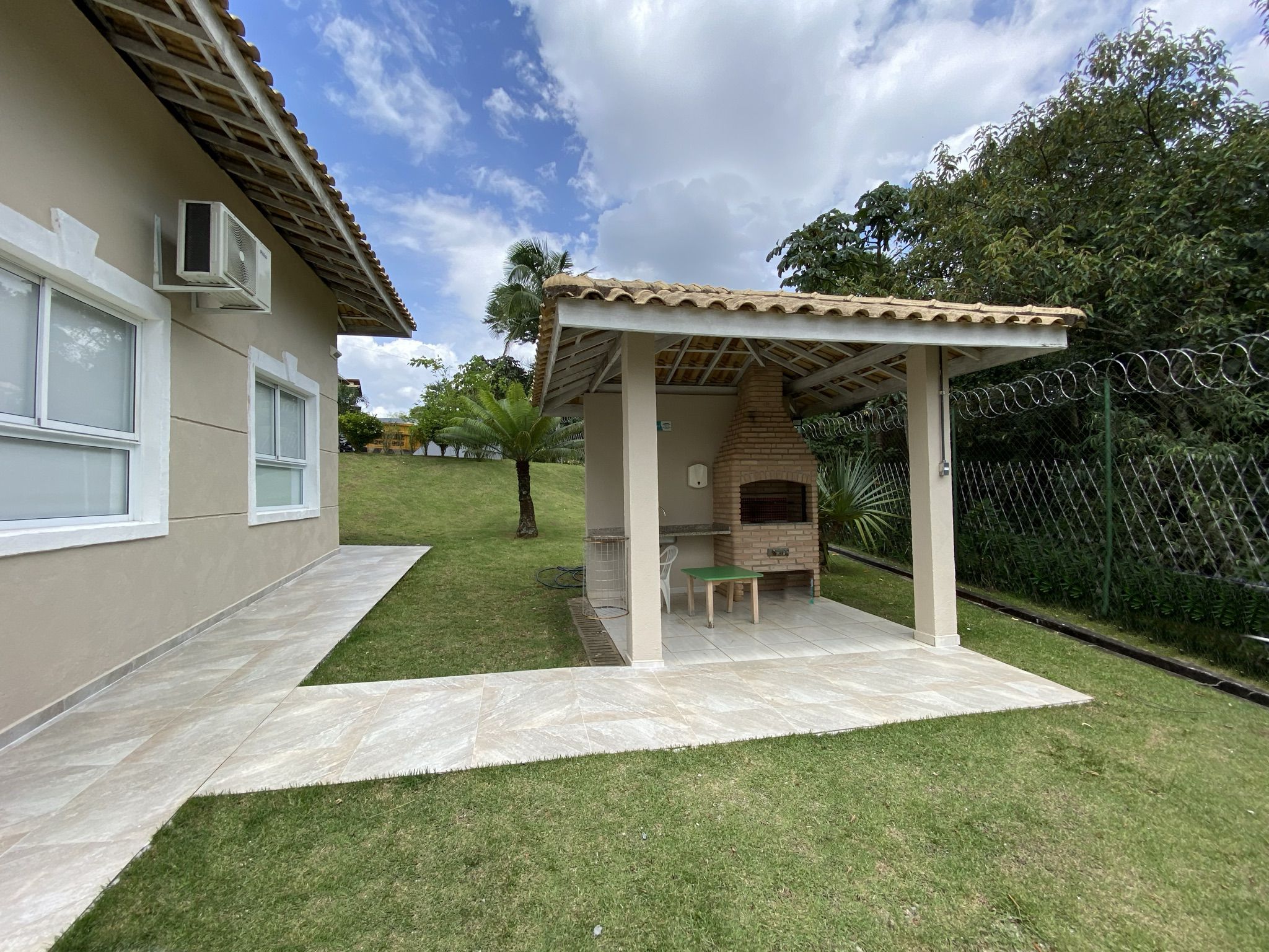 Casa Térrea Impecável com 3 dormitórios / 1 suíte, foto 14 de 47