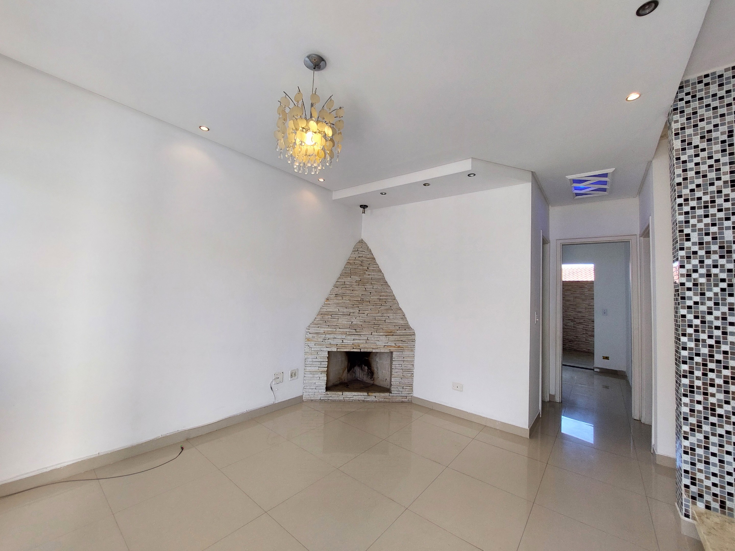 Linda Casa com 3 dormitórios /1 suíte na Granja Viana, foto 2 de 48