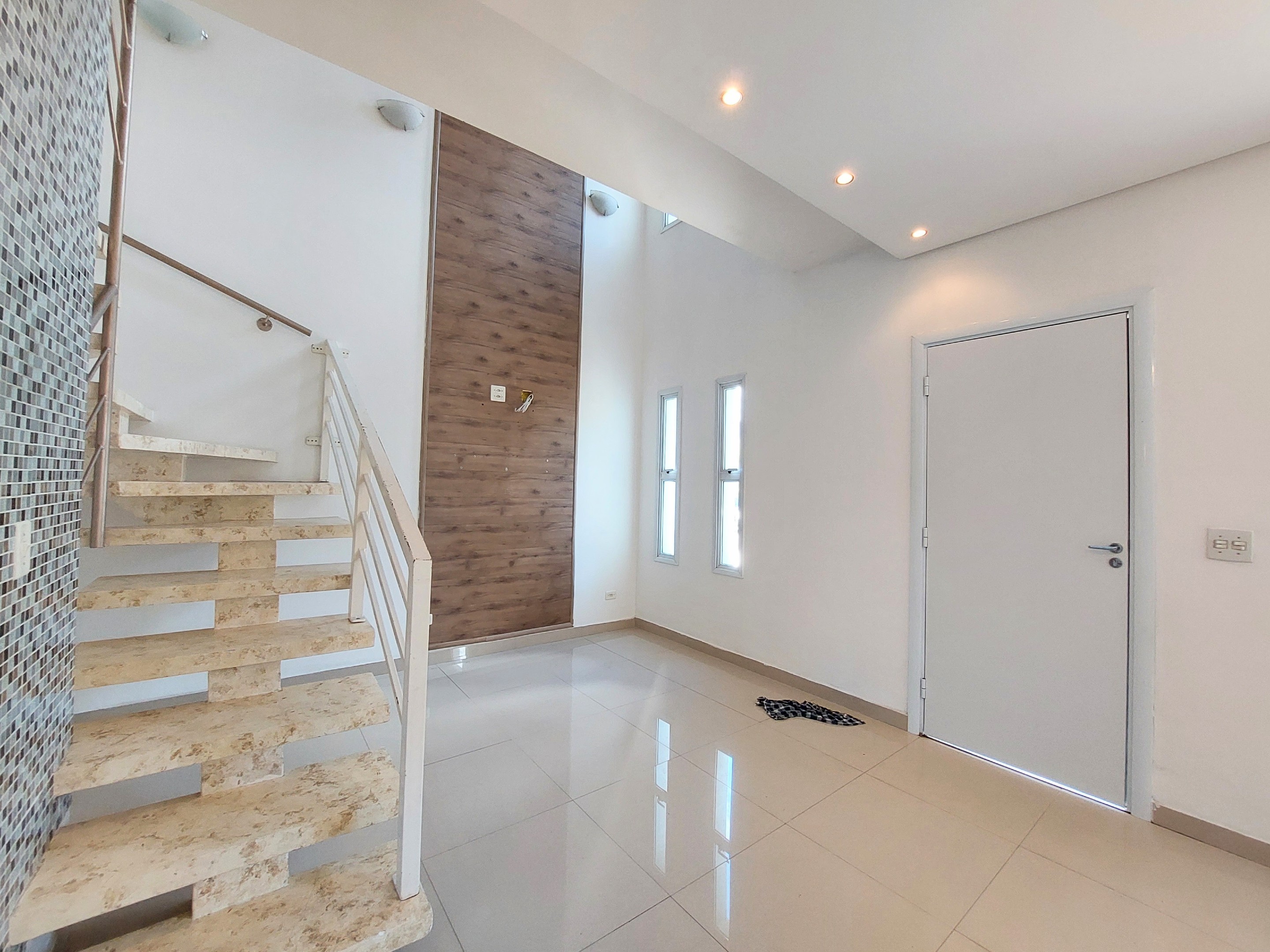 Linda Casa com 3 dormitórios /1 suíte na Granja Viana, foto 6 de 48