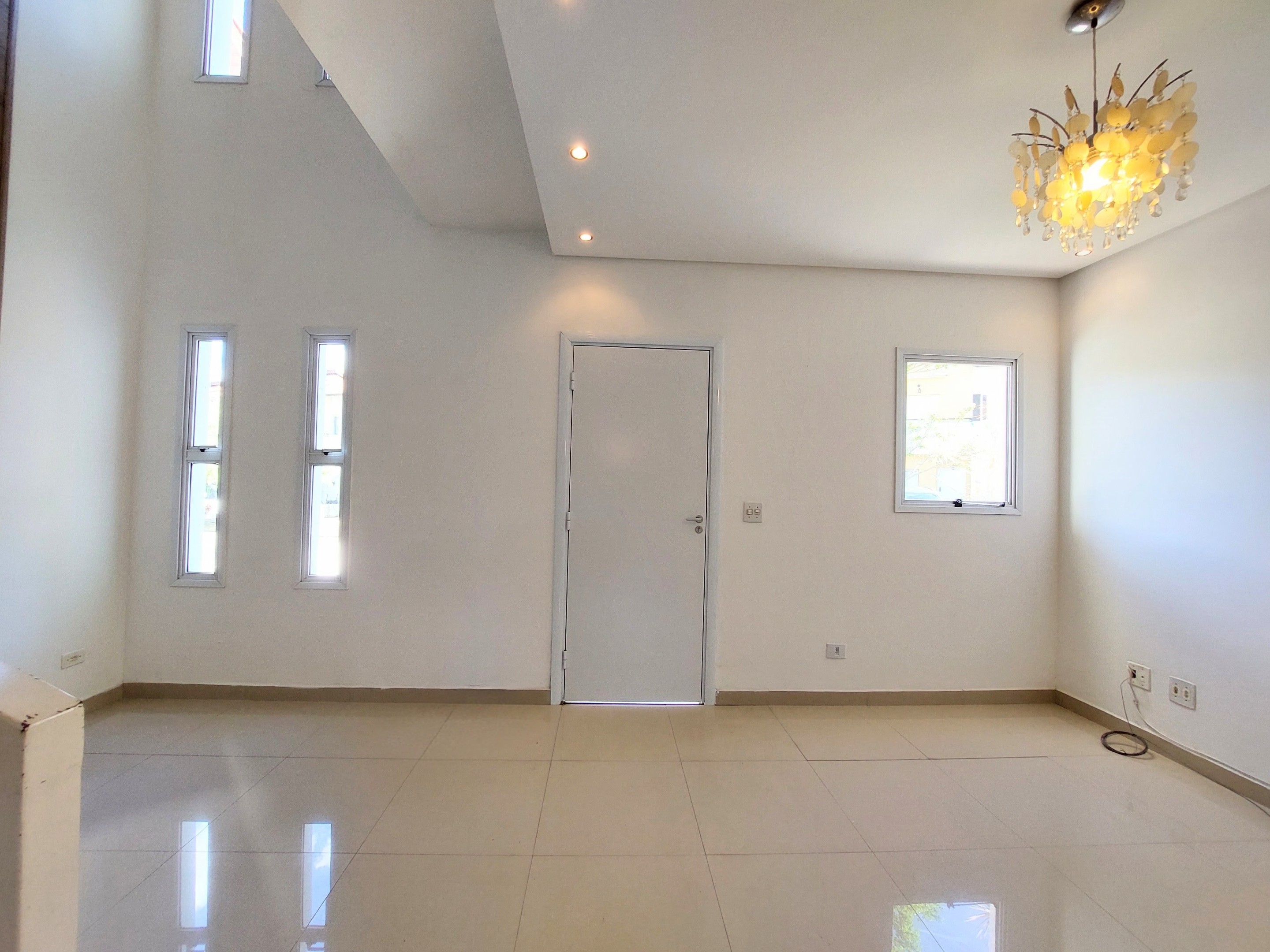 Linda Casa com 3 dormitórios /1 suíte na Granja Viana, foto 8 de 48