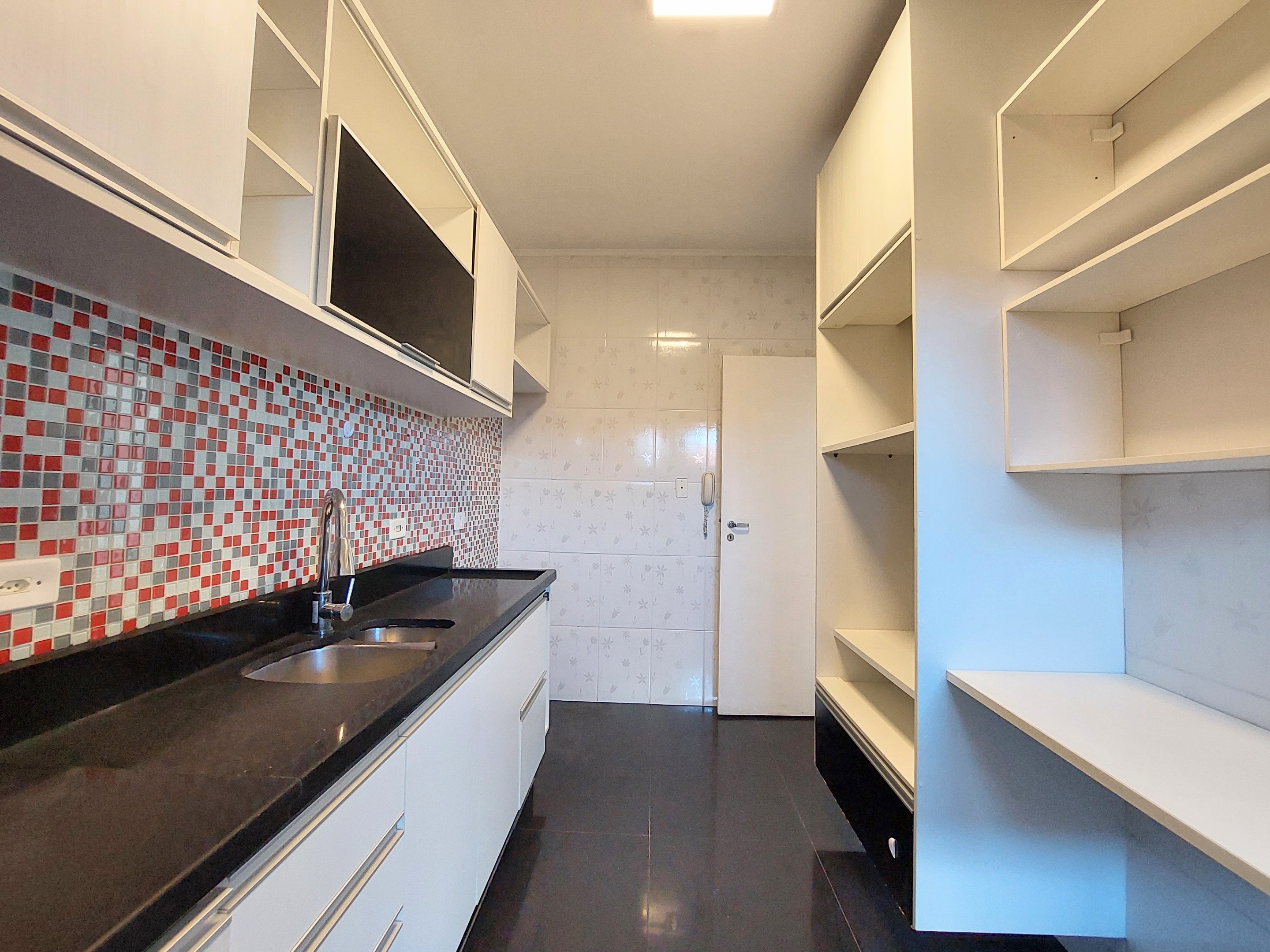 Linda Casa com 3 dormitórios /1 suíte na Granja Viana, foto 13 de 48