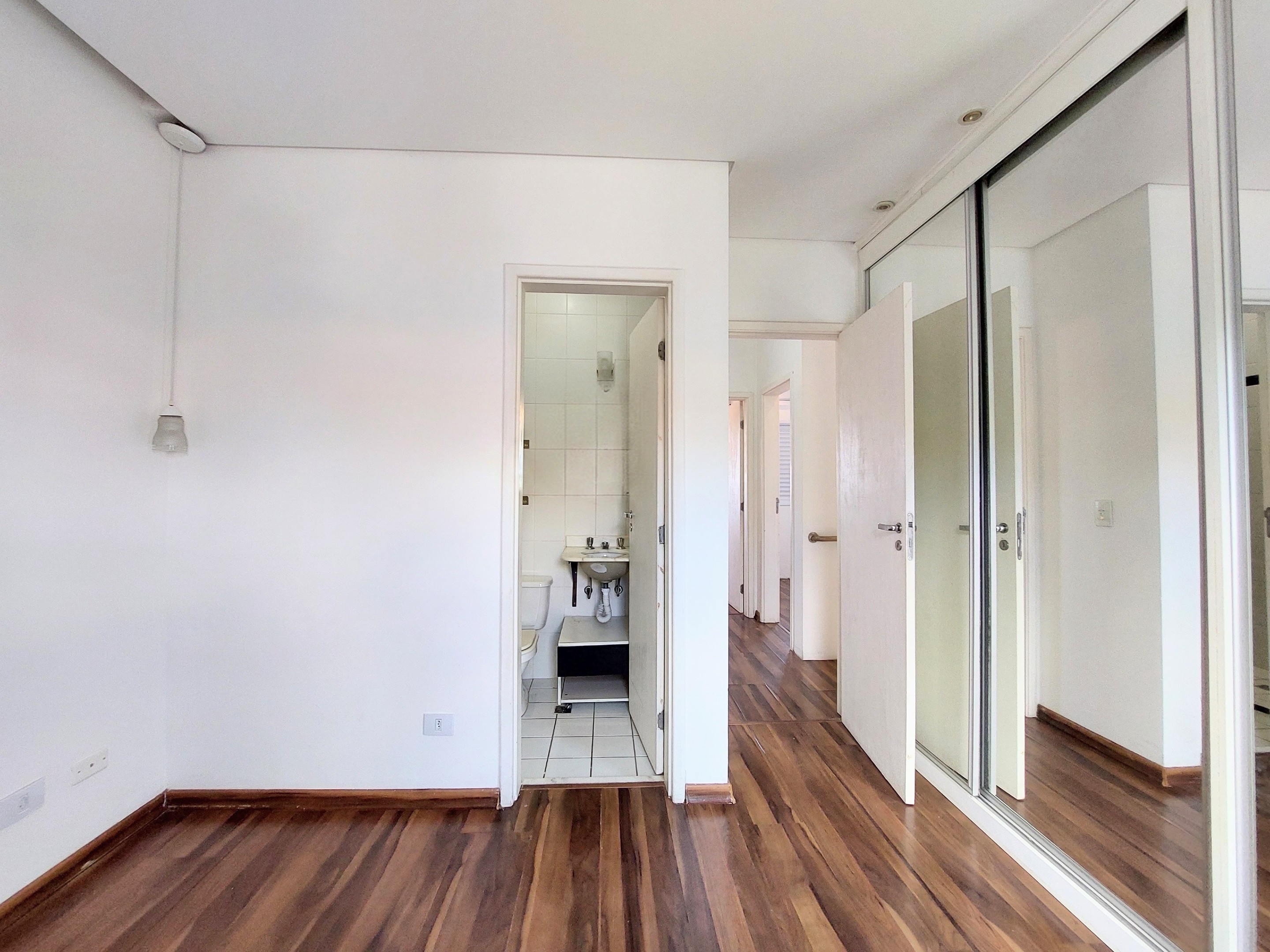 Linda Casa com 3 dormitórios /1 suíte na Granja Viana, foto 20 de 48