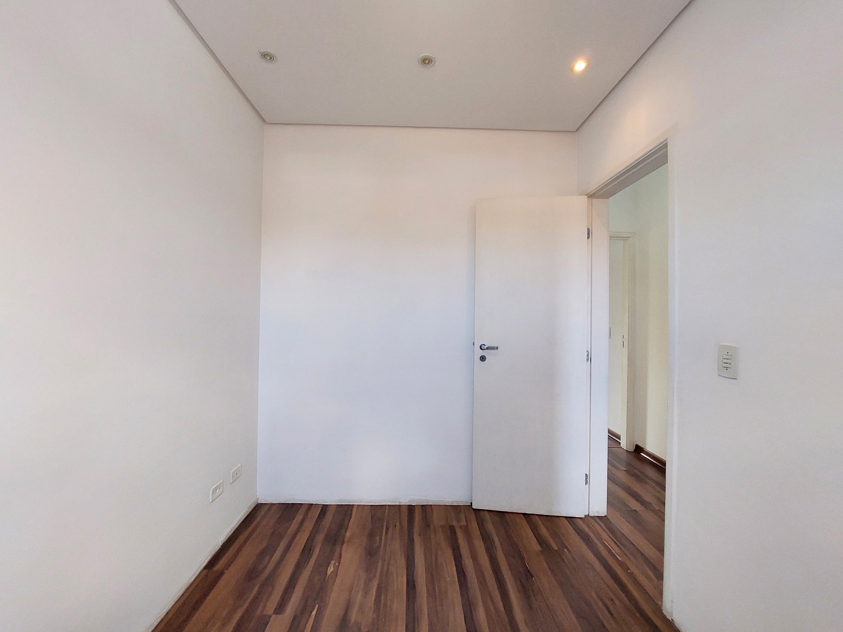 Linda Casa com 3 dormitórios /1 suíte na Granja Viana, foto 24 de 48