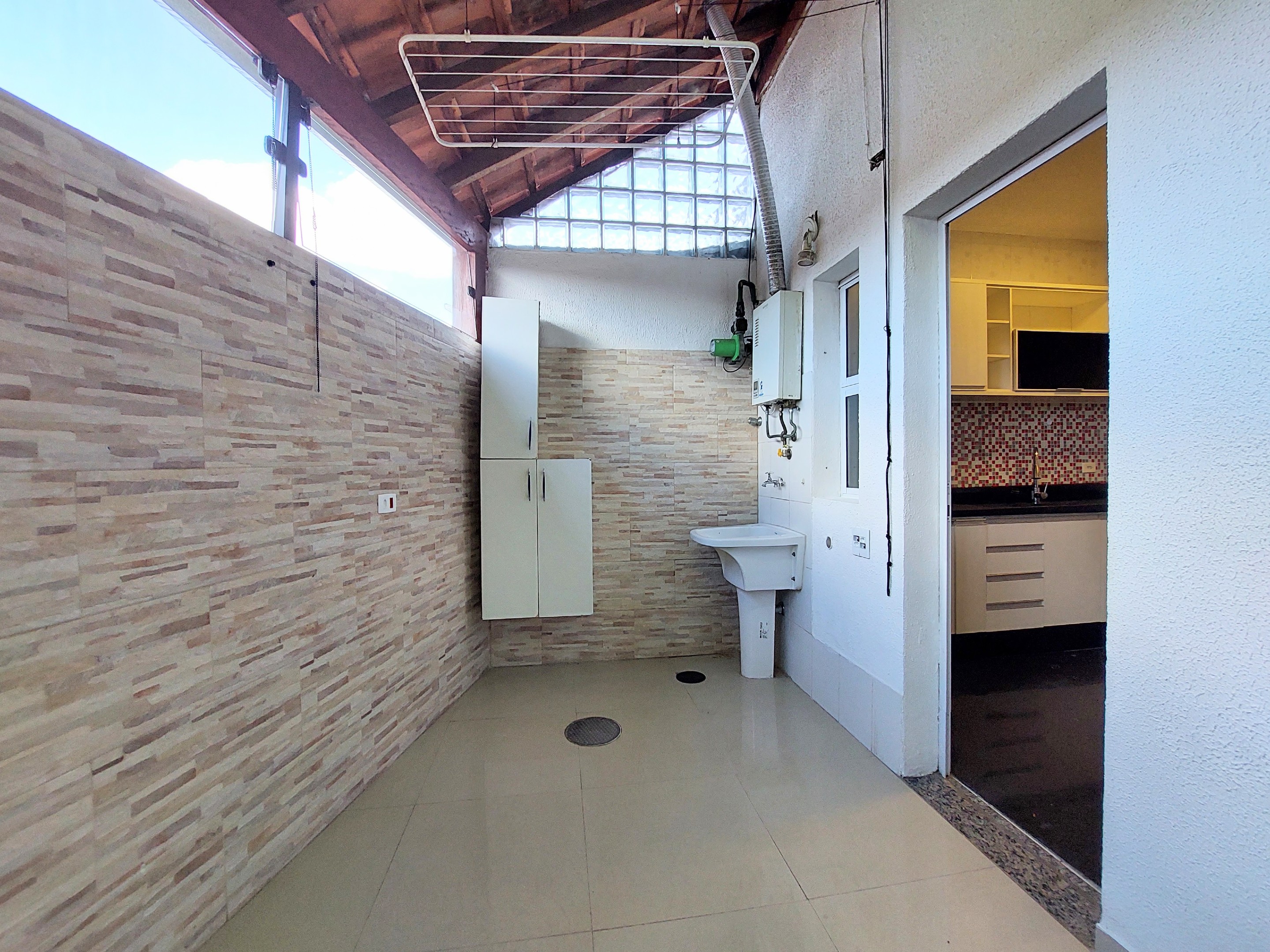 Linda Casa com 3 dormitórios /1 suíte na Granja Viana, foto 33 de 48
