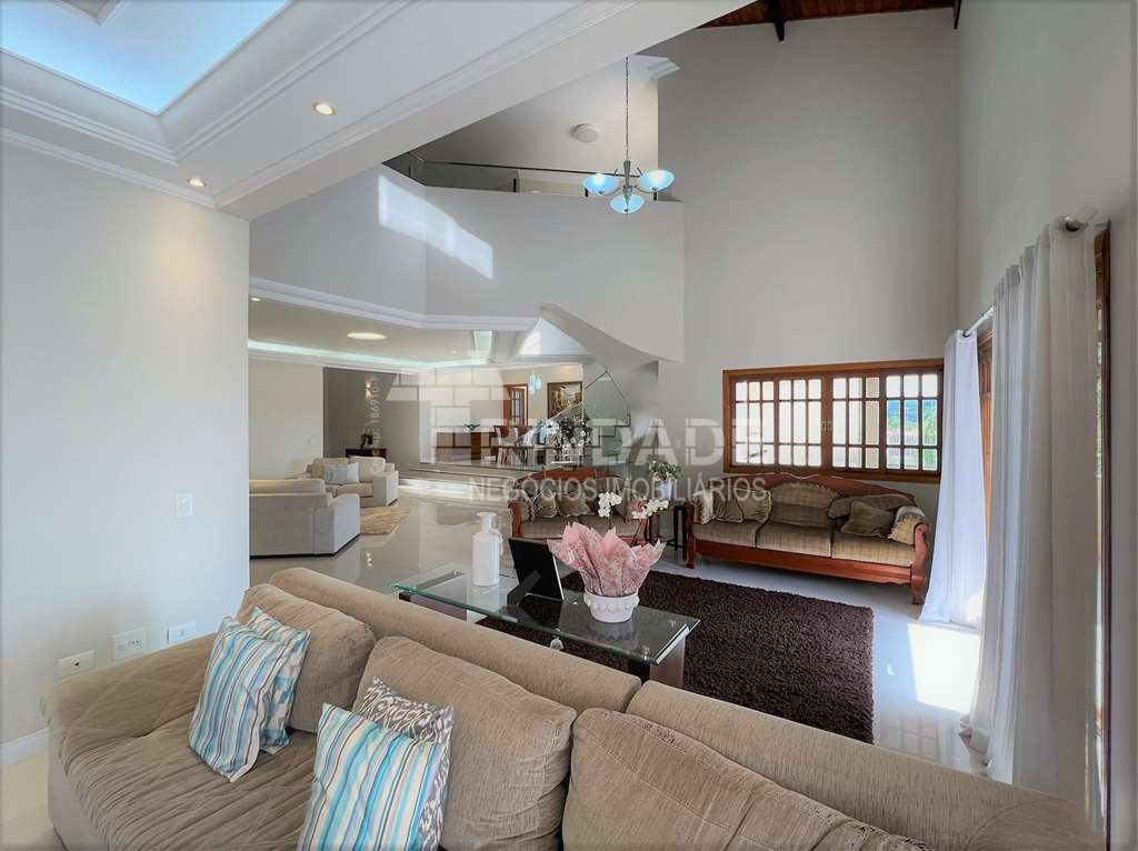 Casa impecável com 4 dormitórios / 3 suítes na Granja Viana, foto 13 de 48