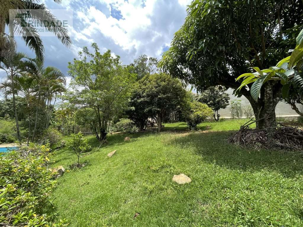 Casa confortável com 6 dormitórios / 1 suíte na Granja Viana, foto 47 de 48
