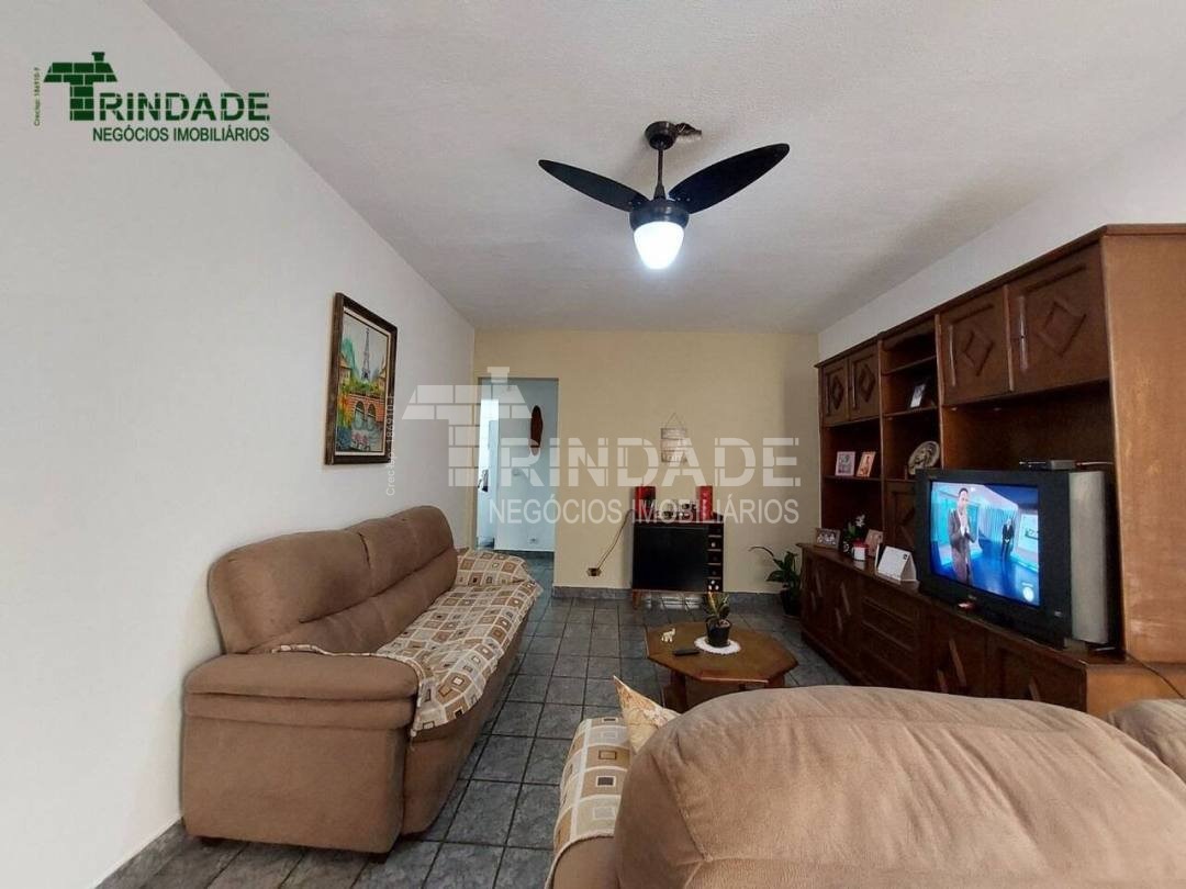 Casa com 5 dormitórios, 244 m², foto 18 de 31