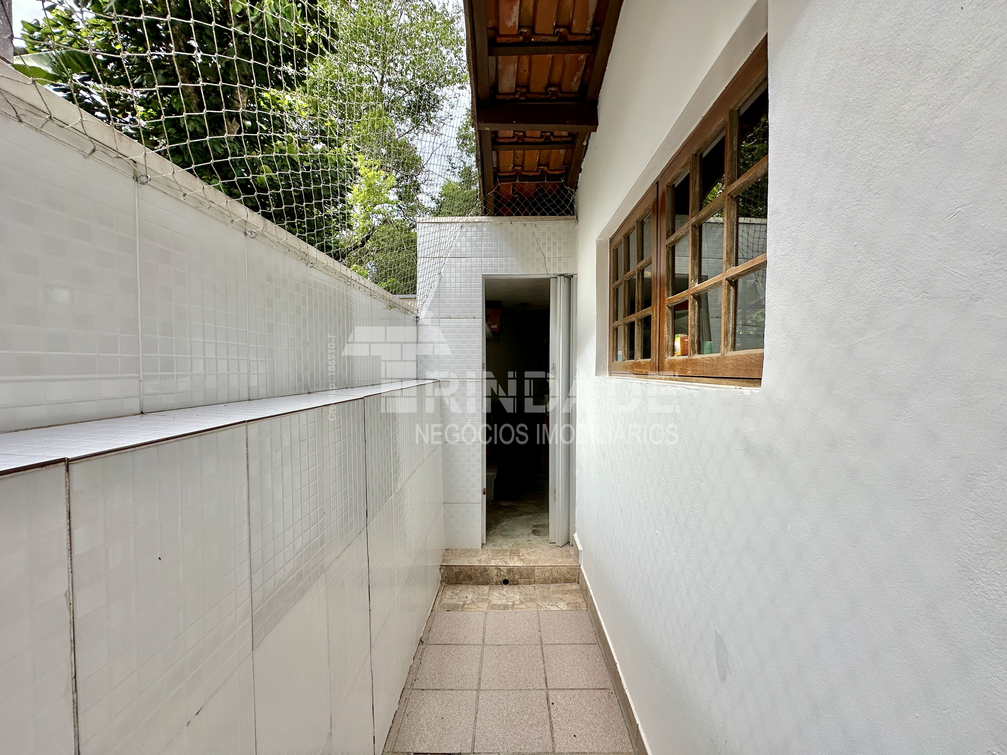 Casa 3 dormitórios / 1suíte. TÉRREA, privacidade, avarandada e piscina na Granja Viana, foto 36 de 47
