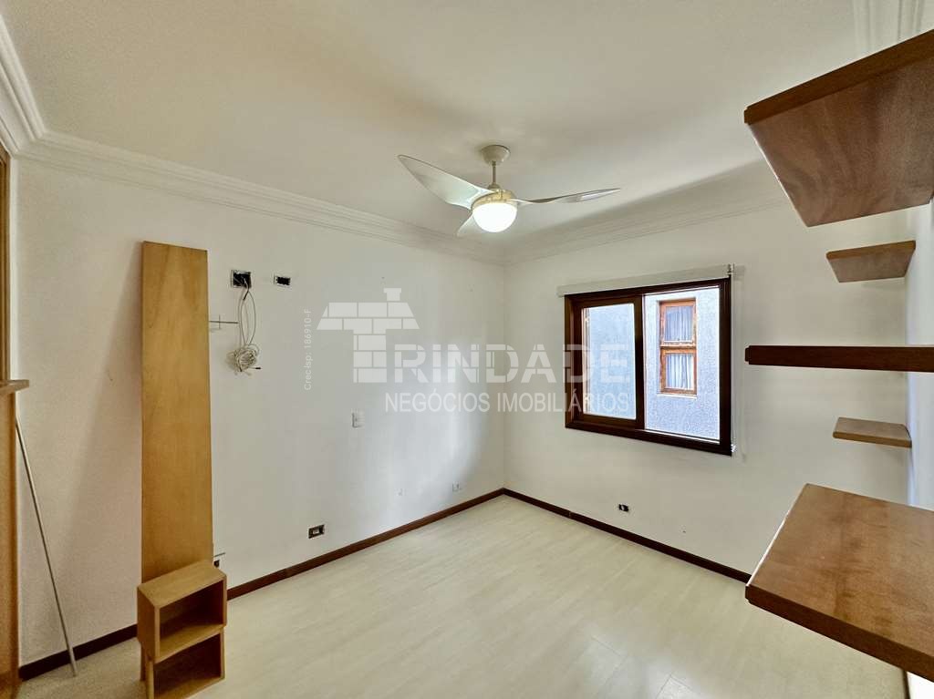 Casa Impecável com 4 dormitórios / 2 suítes na Granja Viana, foto 31 de 55