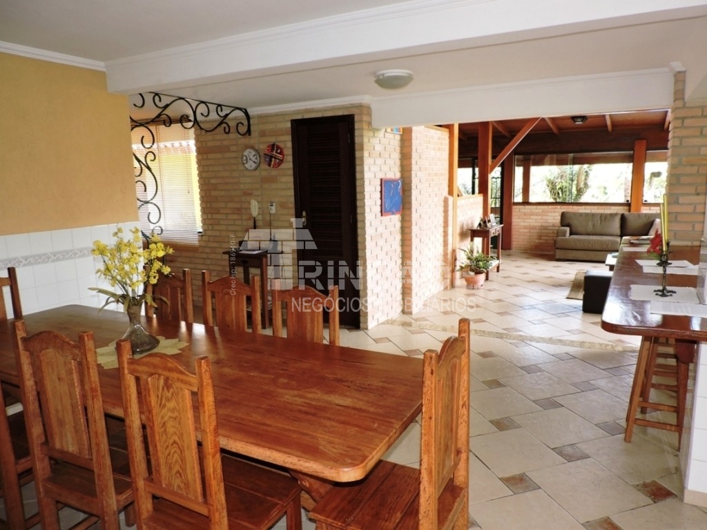 Casa com 5 dormitórios / sendo 3 suítes na Granja Viana por 1.690.000,00, foto 8 de 28