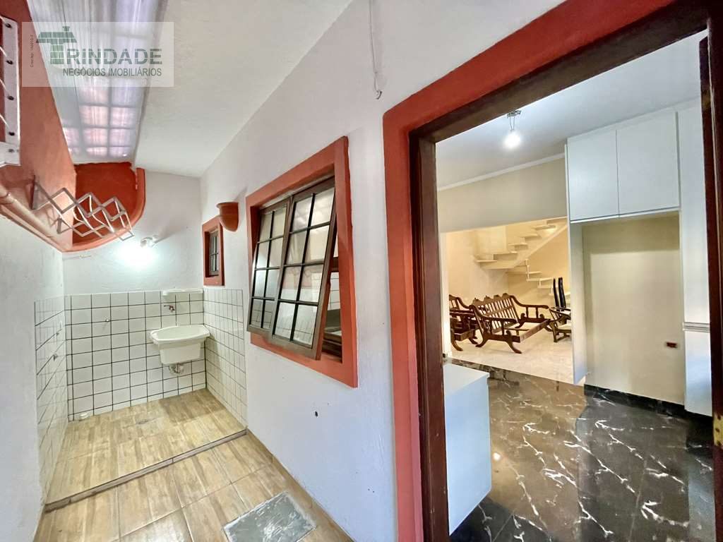 2 CASAS no mesmo lote, 6 dormitórios/5 suítes na Granja Viana, foto 45 de 59