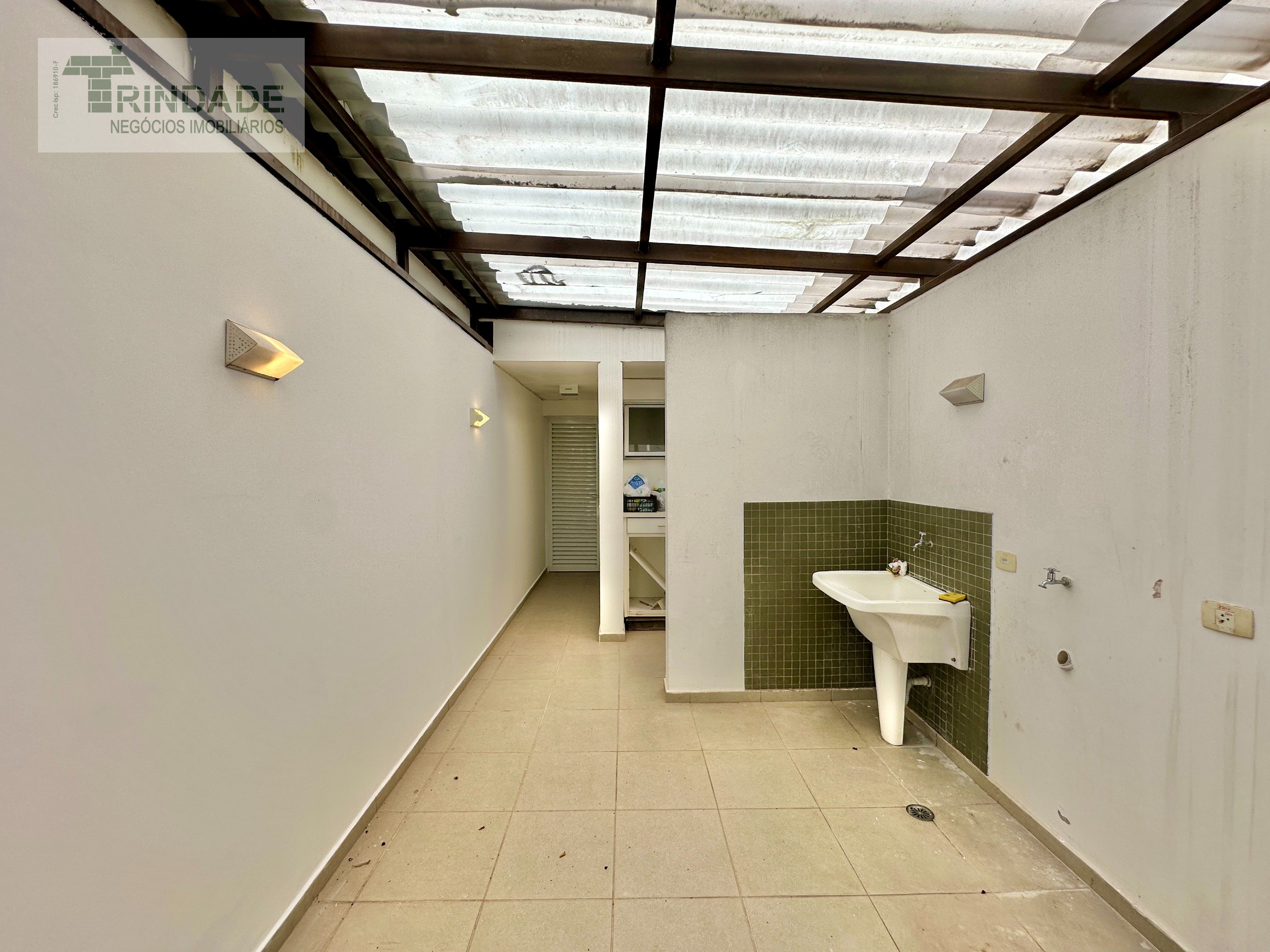 Casa térrea moderna com 3 suítes na Granja Viana, foto 34 de 56