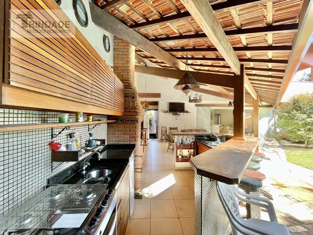 Linda casa c/ 4 suítes, lareira, gourmet e piscina!, foto 24 de 54