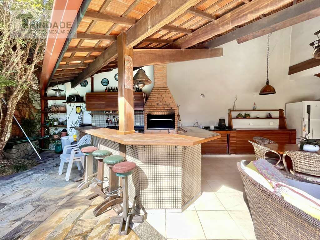 Linda casa c/ 4 suítes, lareira, gourmet e piscina!, foto 22 de 54