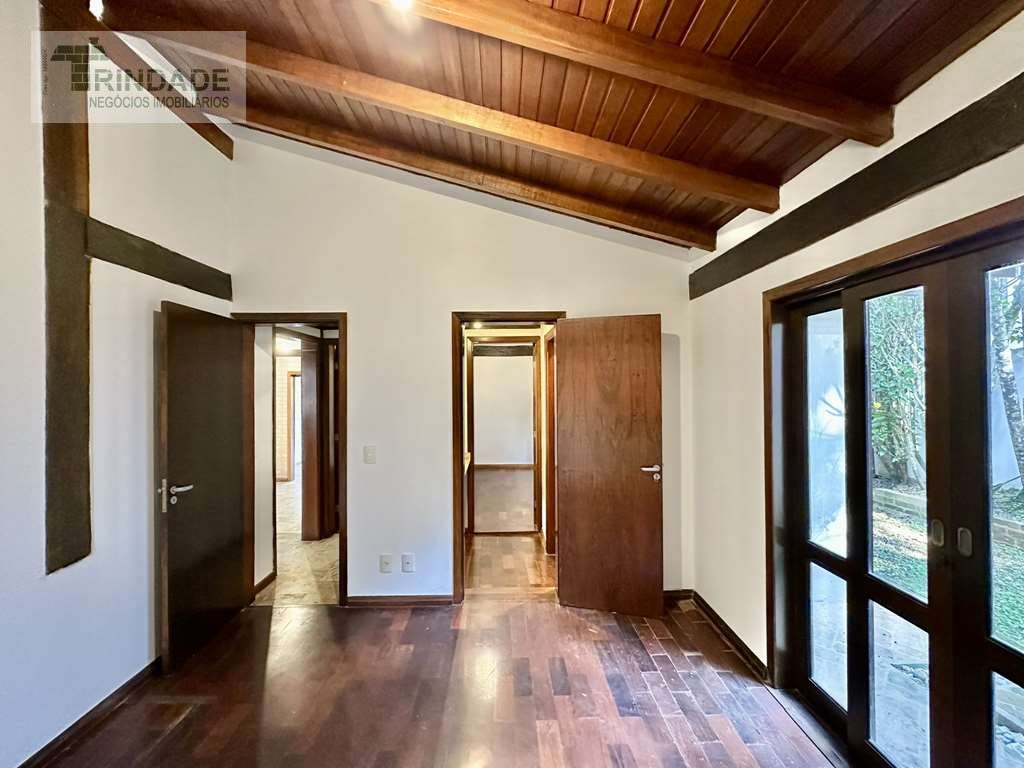Casa com 5 dormitórios / 3 suítes na Granja Viana, foto 31 de 53