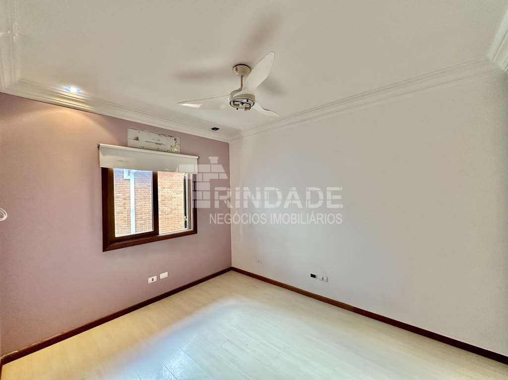 Casa Impecável com 4 dormitórios / 2 suítes na Granja Viana, foto 35 de 55
