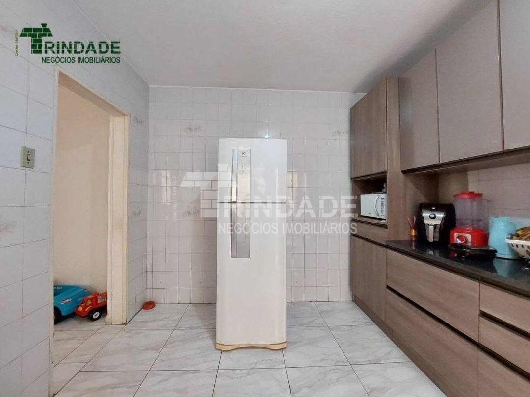 Casa com 7 dormitórios, 268 m², foto 41 de 44