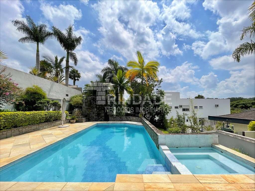 Linda casa com 4 suítes na Granja Viana, foto 41 de 49