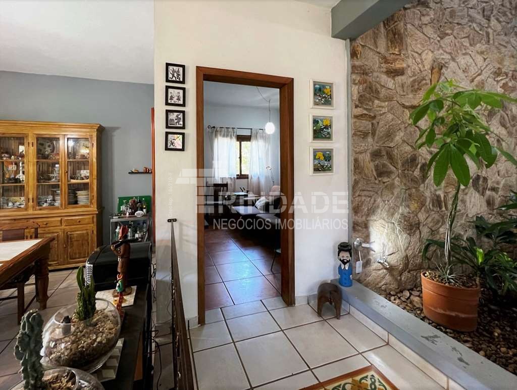 Casa com 5 dormitórios / 2suítes - Rústica e gourmet na Granja Viana, foto 23 de 65