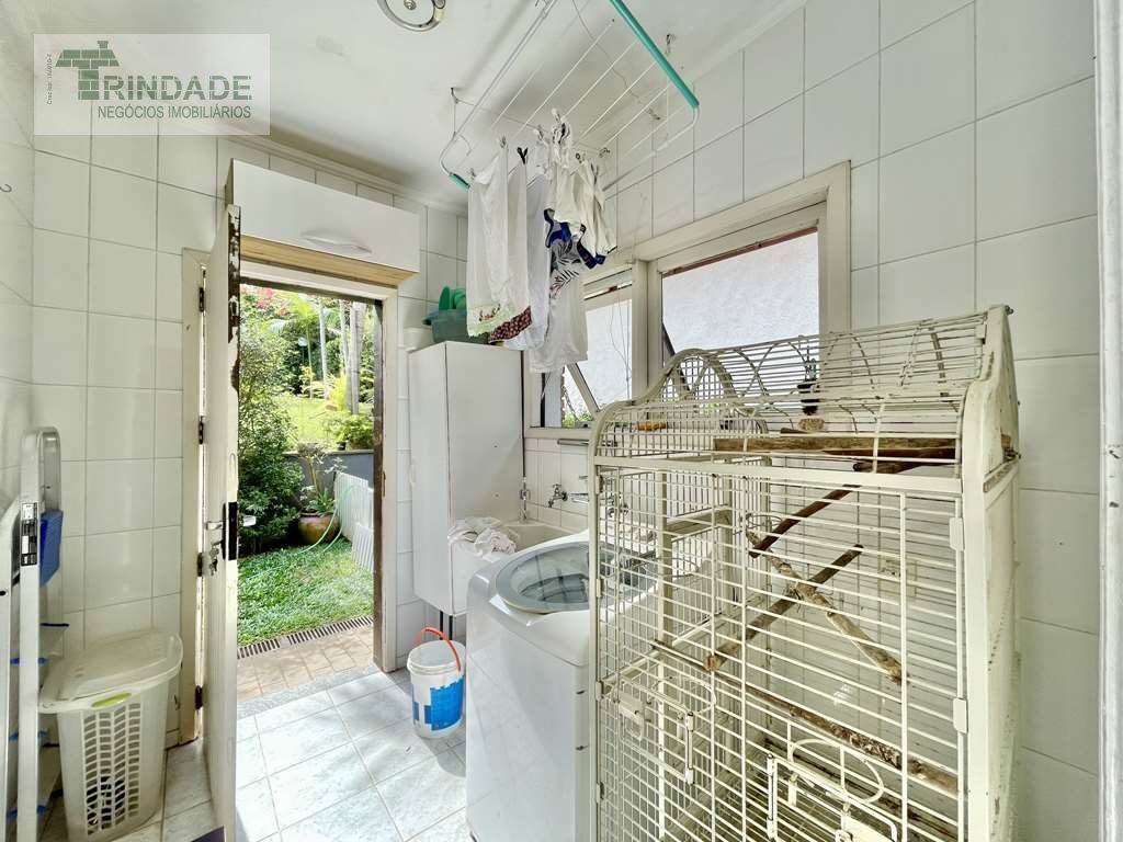 Casa com 4 dormitórios / 2 suíte na Granja Viana, foto 28 de 53