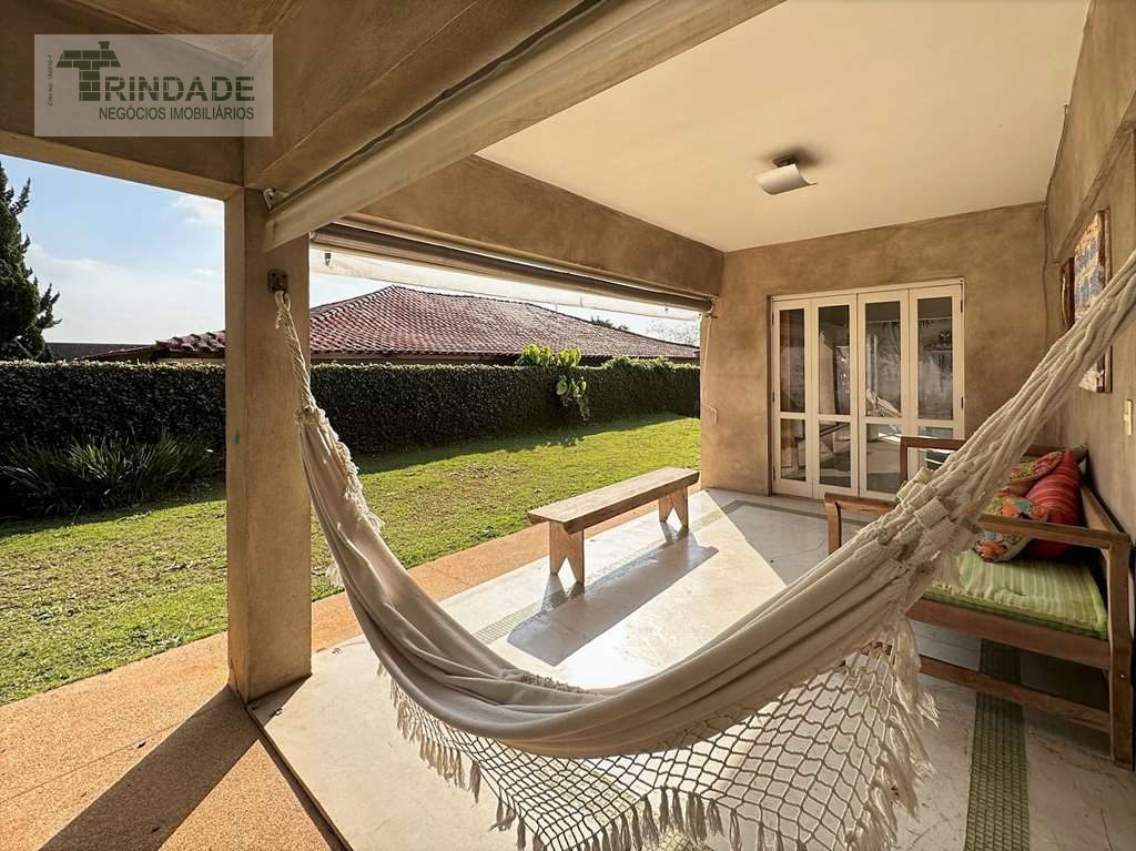 Casa térrea com 3 suítes na Granja Viana, foto 23 de 42