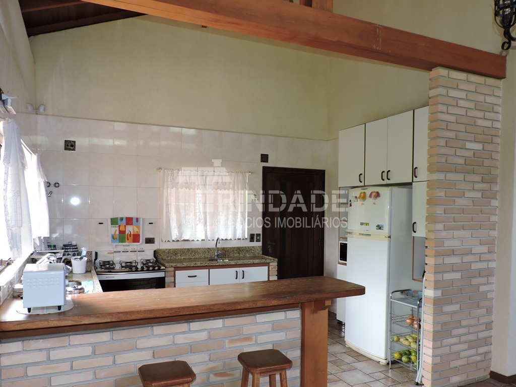 Casa com 5 dormitórios / sendo 3 suítes na Granja Viana por 1.690.000,00, foto 3 de 28