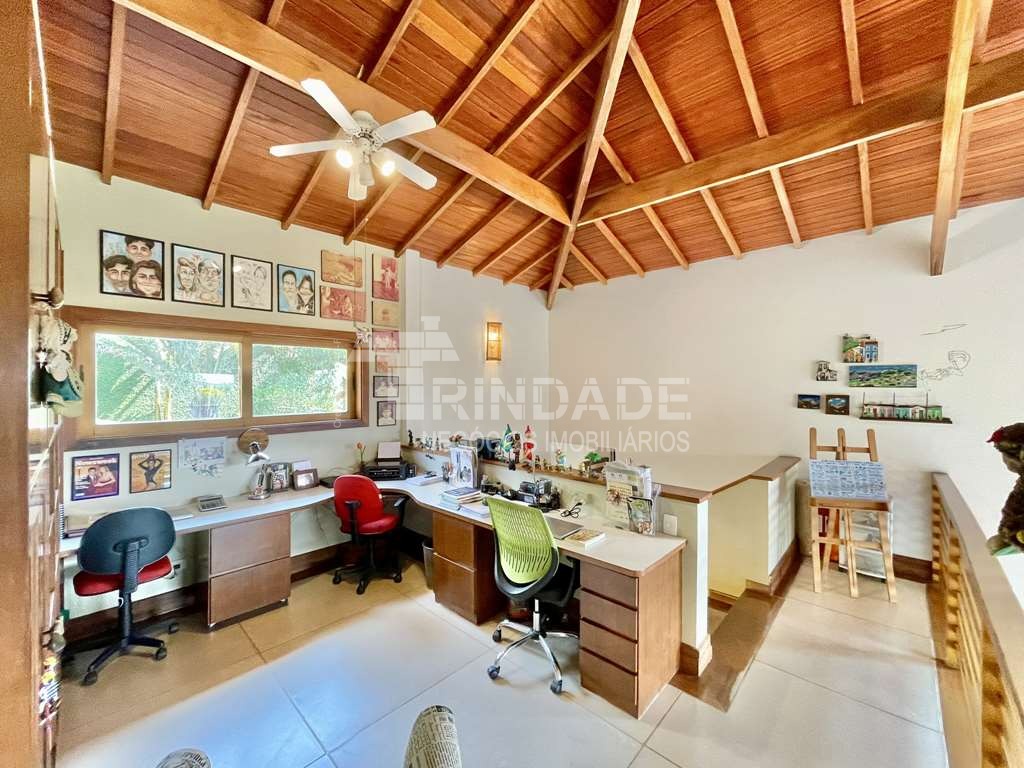 Casa com 4 suítes, piscina e campo de futebol na Granja Viana, foto 35 de 48