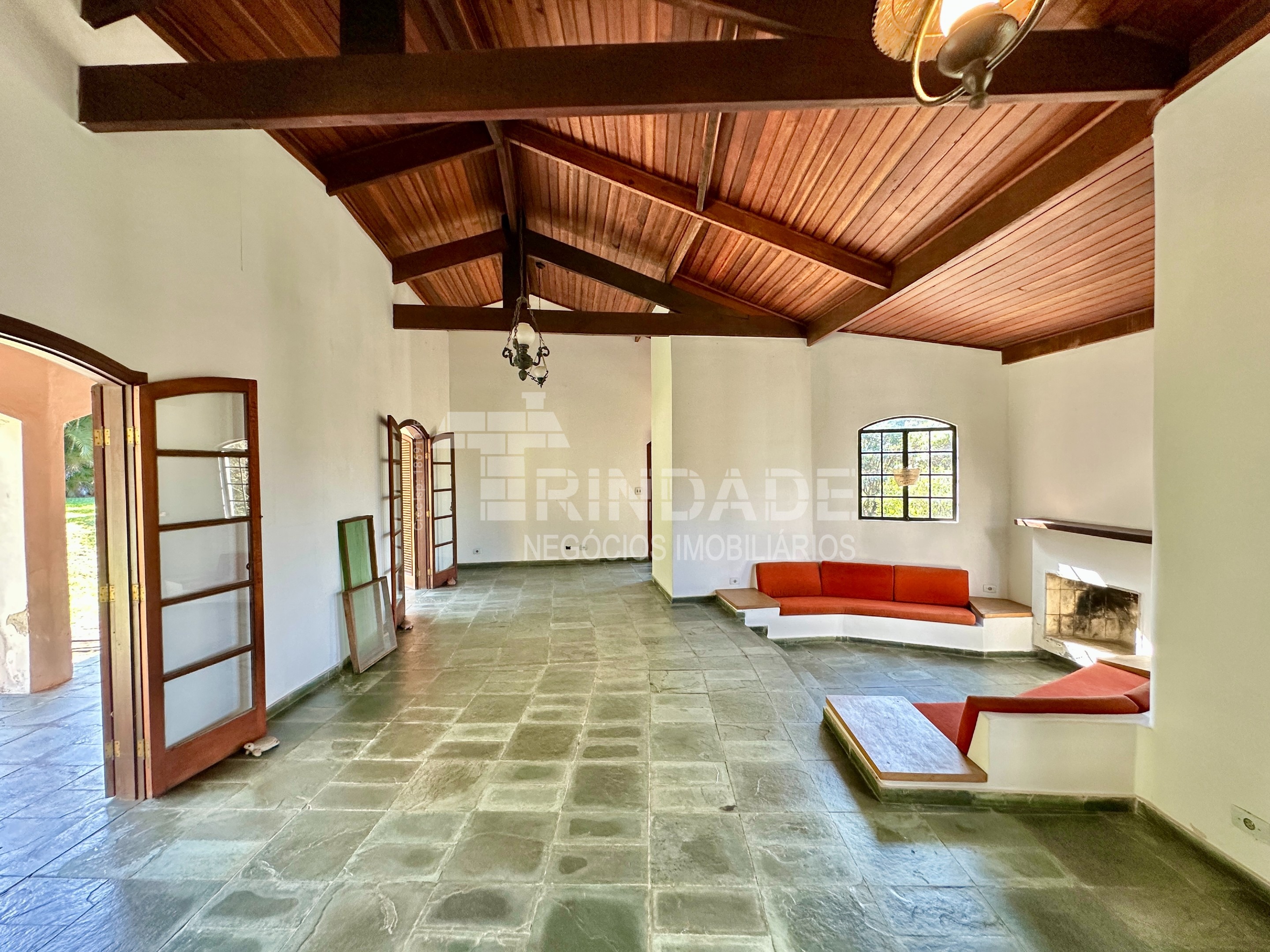 Casa com 4 dormitórios na Granja Viana / 322m², foto 19 de 52