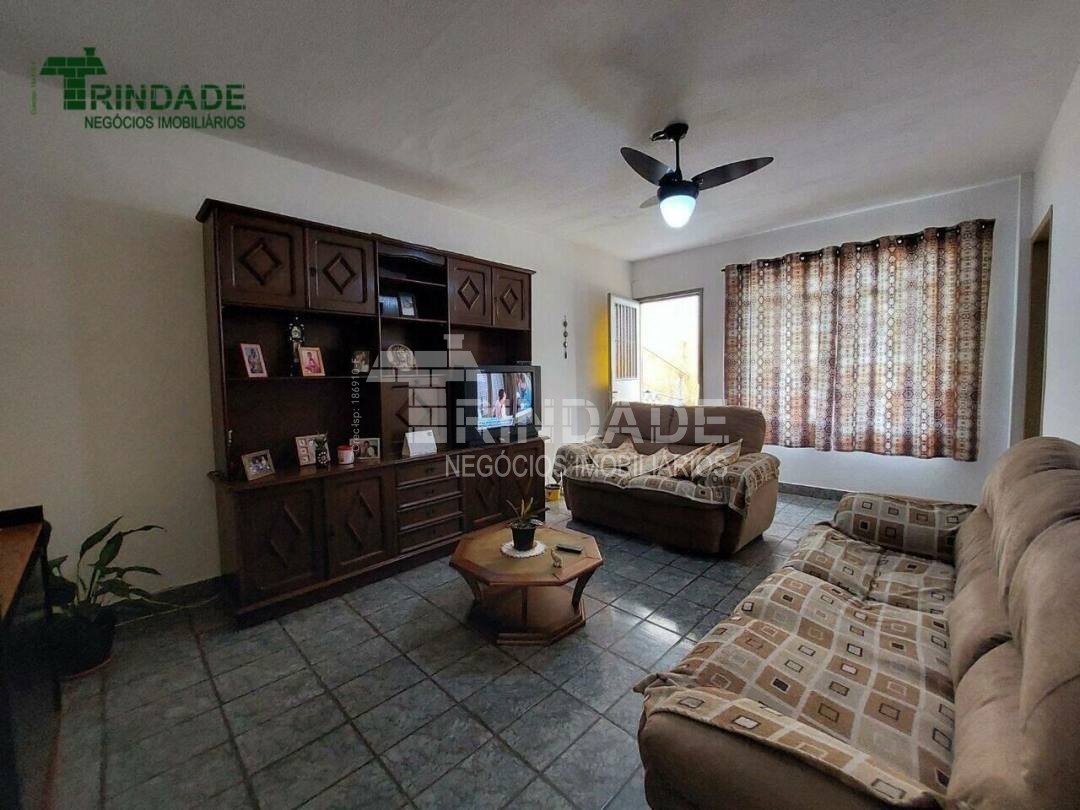 Casa com 5 dormitórios, 244 m², foto 15 de 31