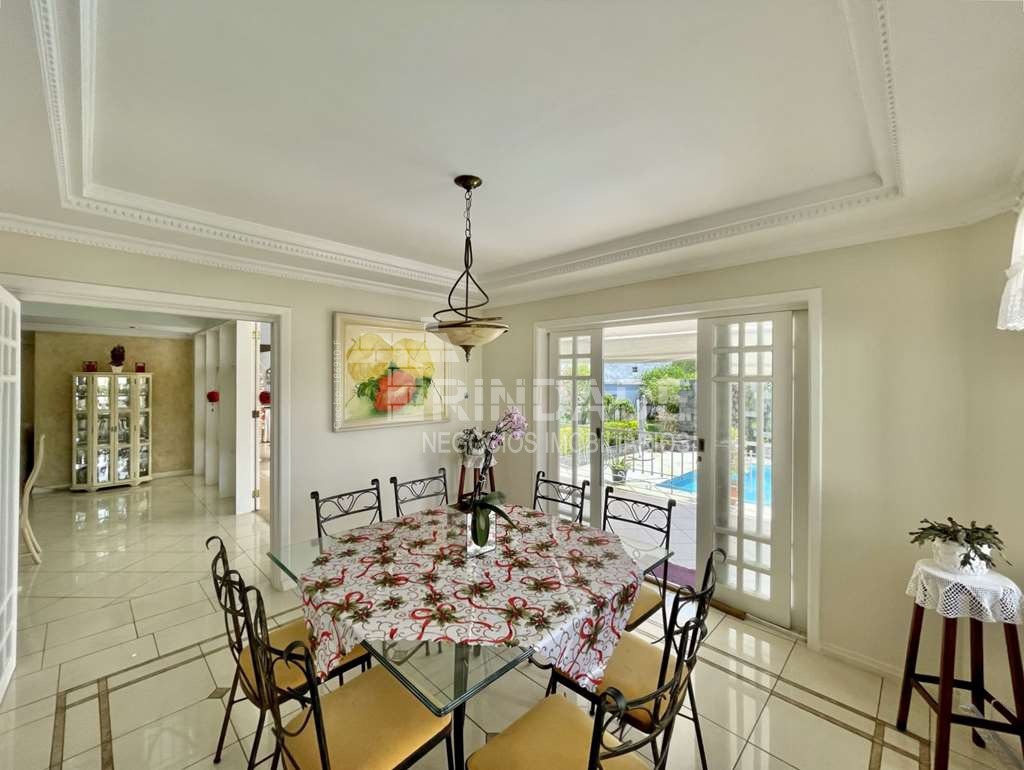 Linda casa com 4 suítes na Granja Viana, foto 14 de 49