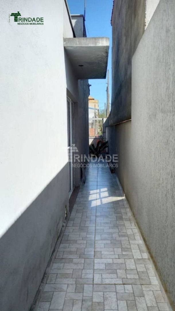 Casa com 3 dormitórios, 141 m², foto 5 de 25