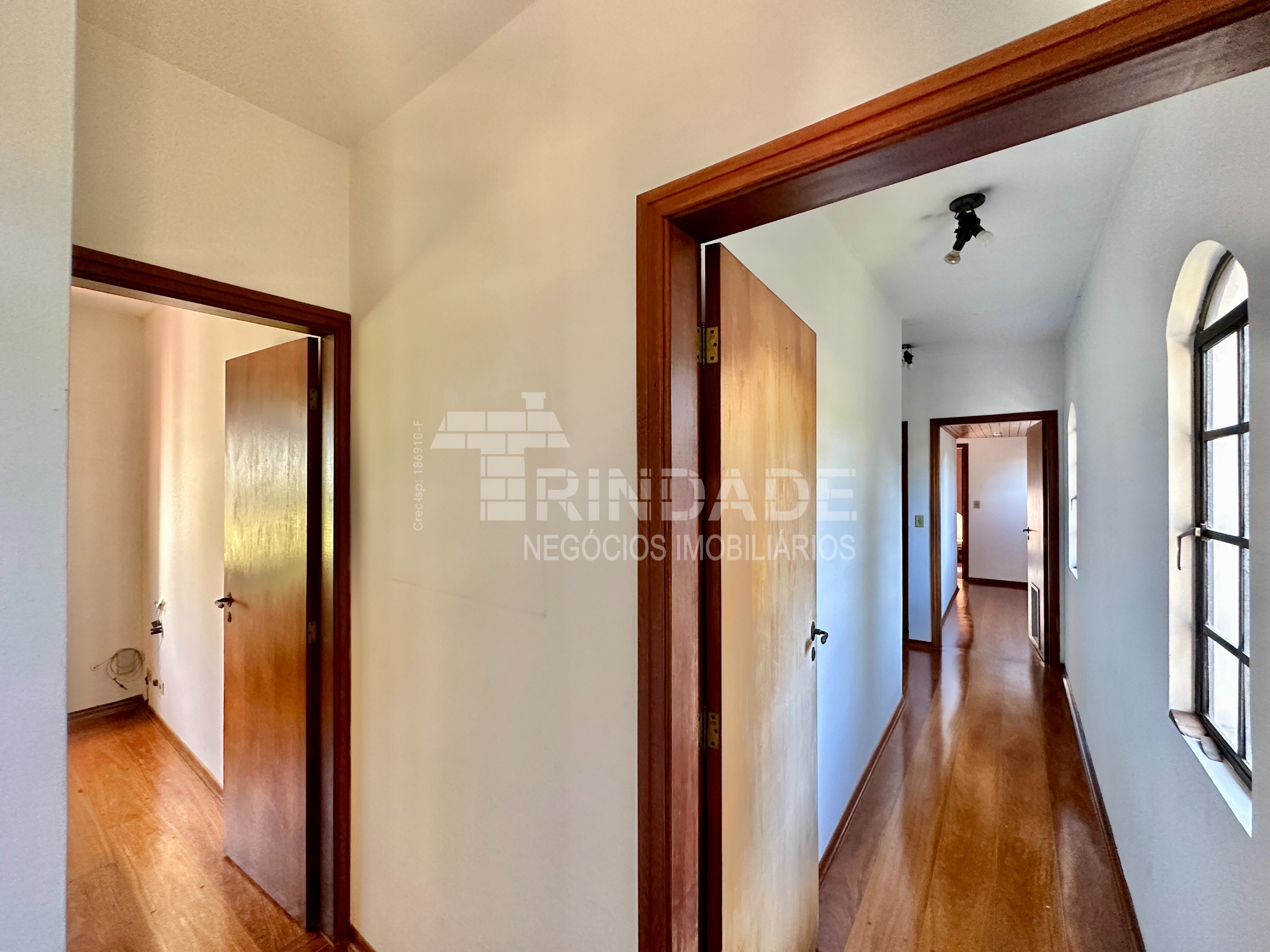 Casa com 4 dormitórios na Granja Viana / 322m², foto 10 de 52
