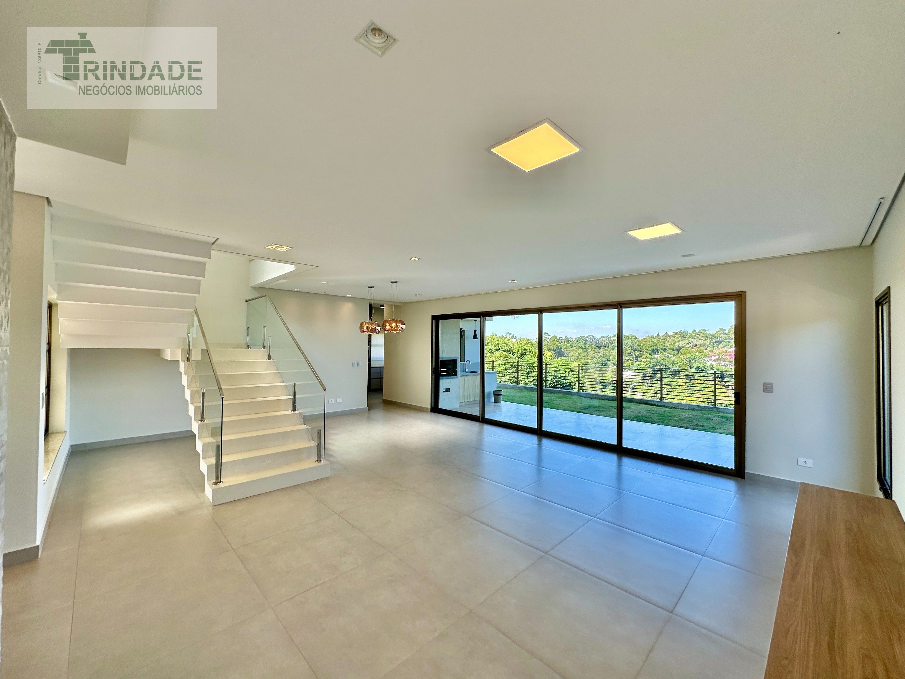 Casa impecável com 3 suítes, área gourmet, escritório e linda vista na Granja Viana, foto 13 de 56