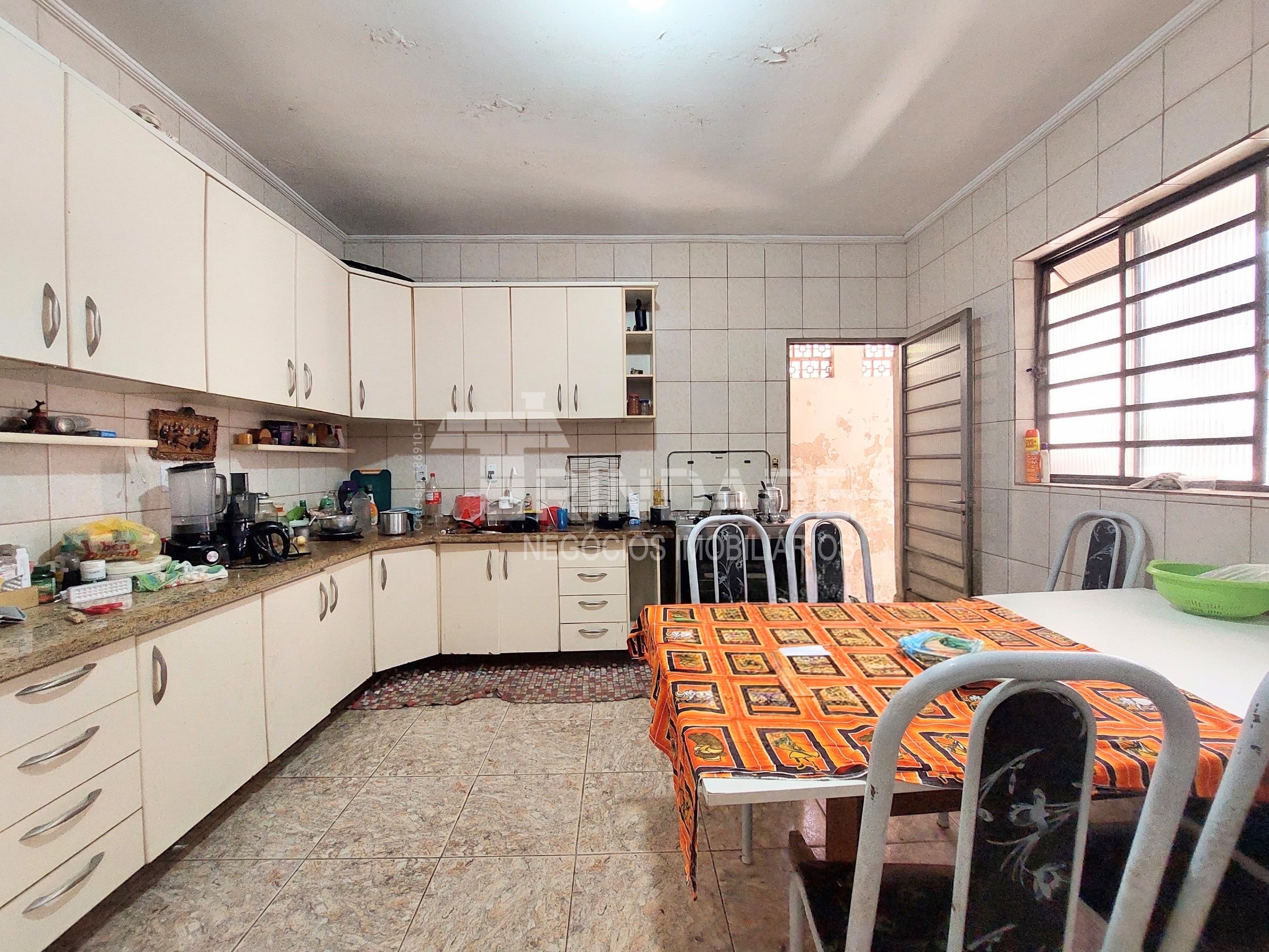 Casa com 3 dormitórios / 1 suíte no centro de Cotia, foto 28 de 31