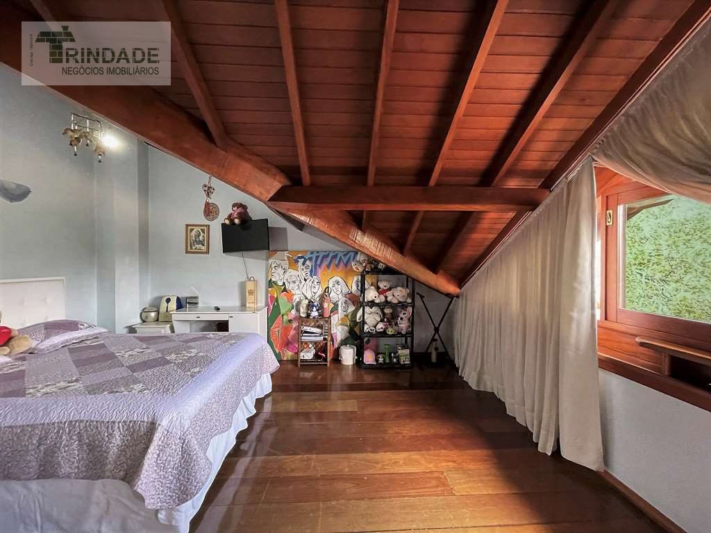 Casa confortável com 6 dormitórios / 1 suíte na Granja Viana, foto 29 de 48