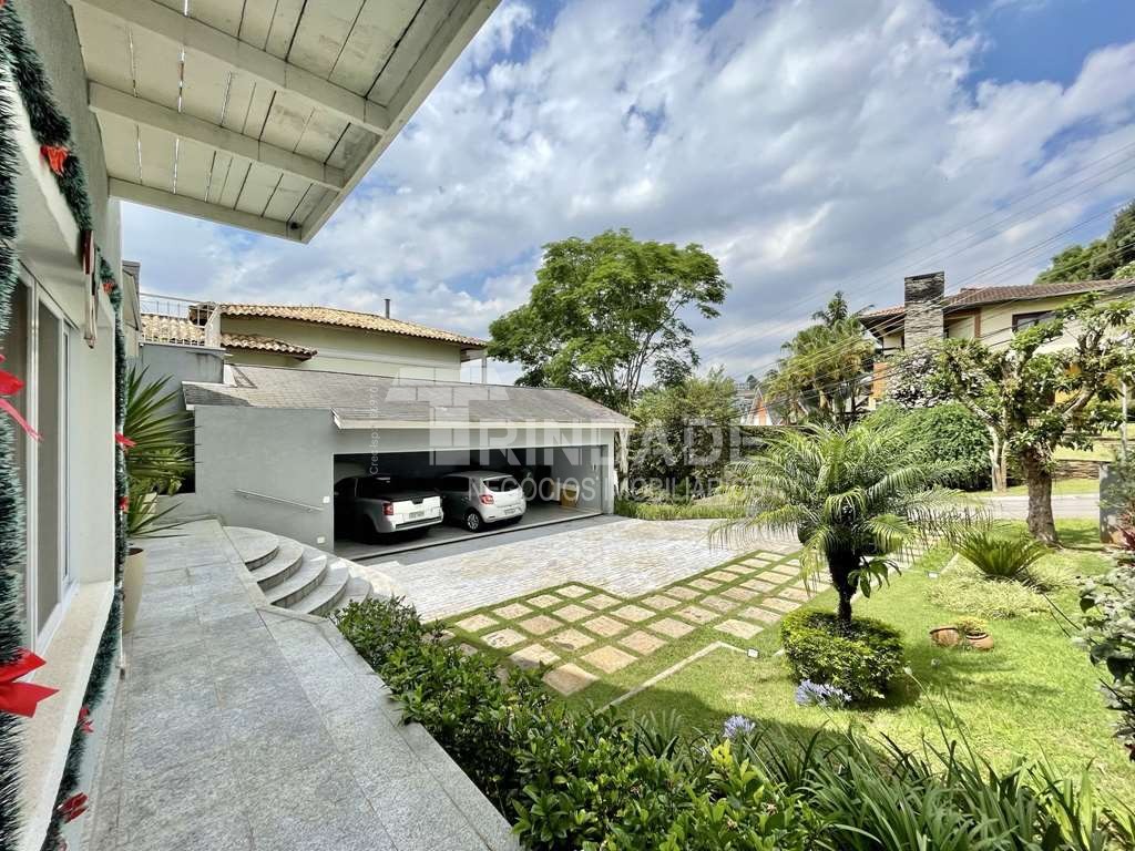 Linda casa com 4 suítes na Granja Viana, foto 3 de 49