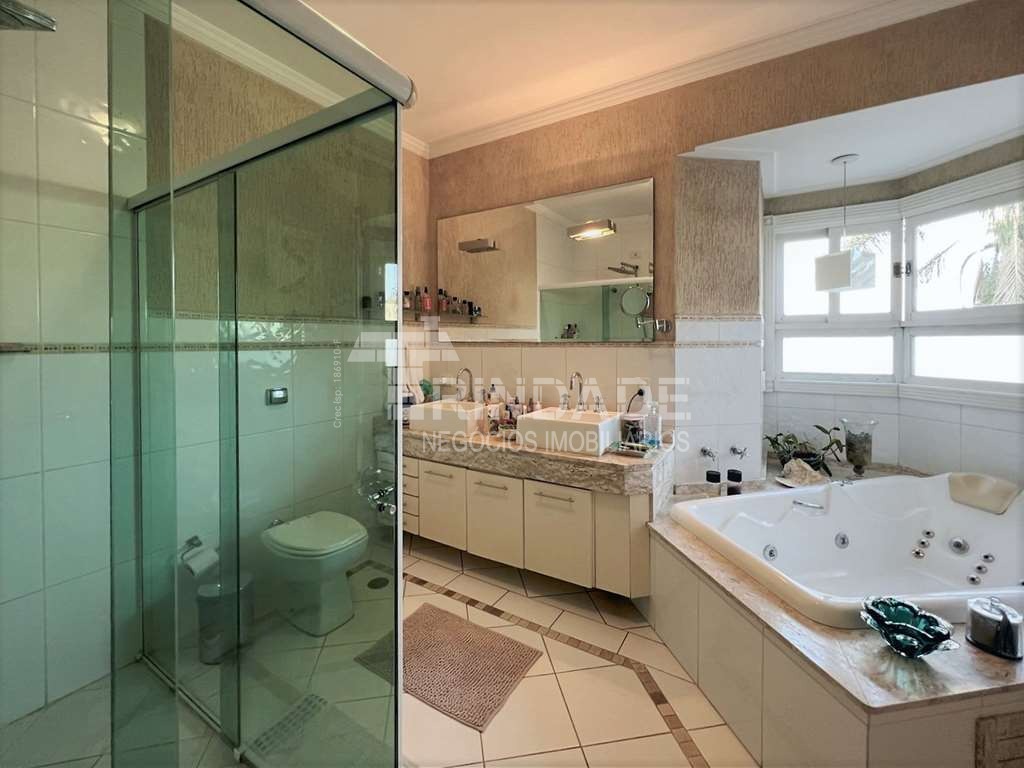 Casa impecável com 4 suítes no miolo da Granja Viana, foto 38 de 46