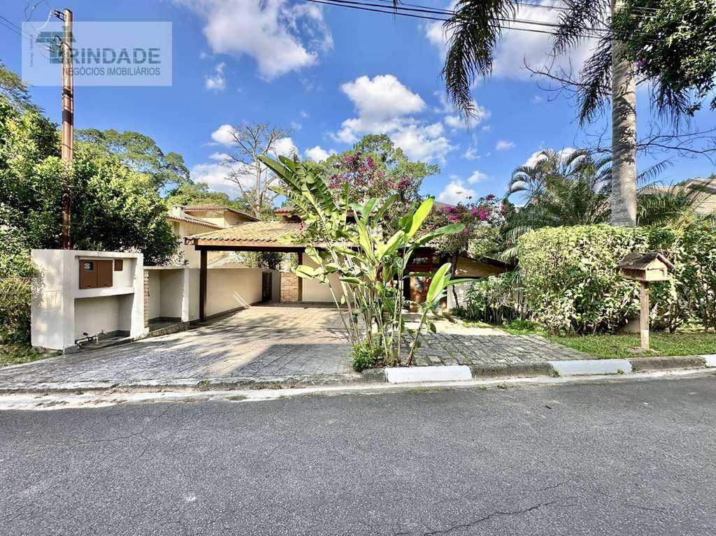 Casa com 5 dormitórios / 3 suítes na Granja Viana, foto 1 de 53