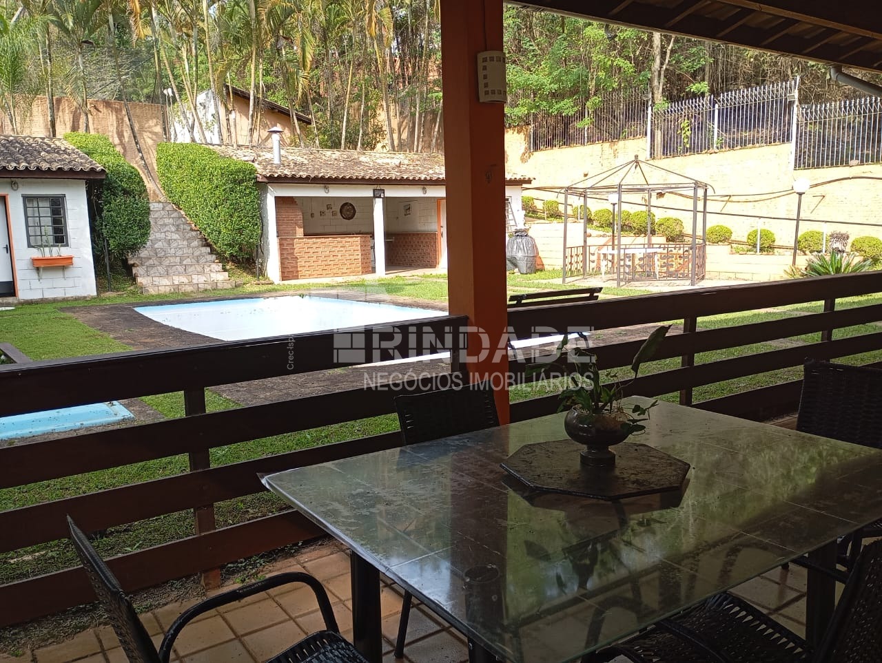 Casa com 4 dormitórios / 3 suítes na Granja Viana, foto 2 de 31