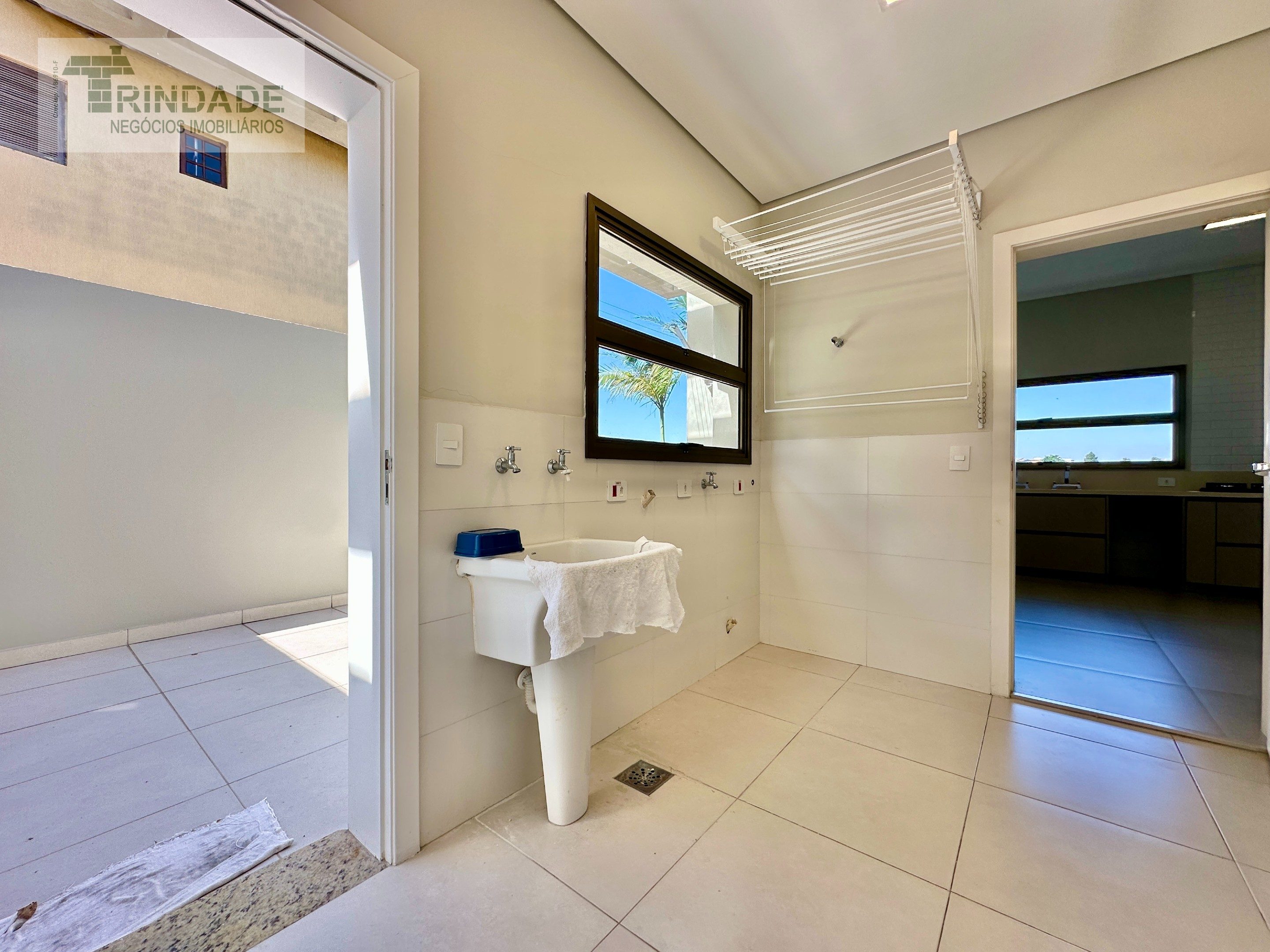 Casa impecável com 3 suítes, área gourmet, escritório e linda vista na Granja Viana, foto 28 de 56